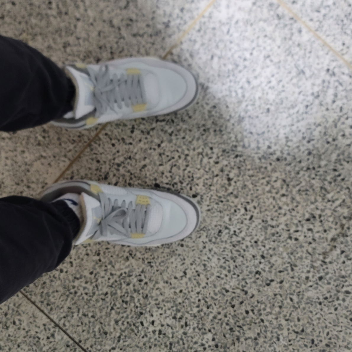 Jordan 4 Retro SE Craft 착용 스타일 - 2