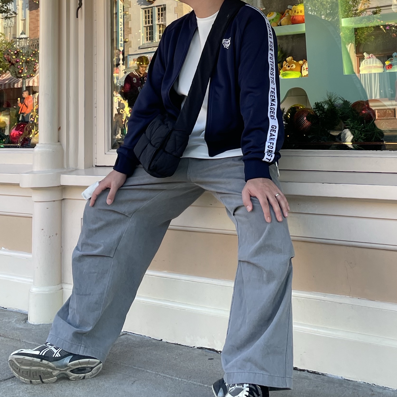 Human Made Track Jacket Navy 착용 스타일 - 3