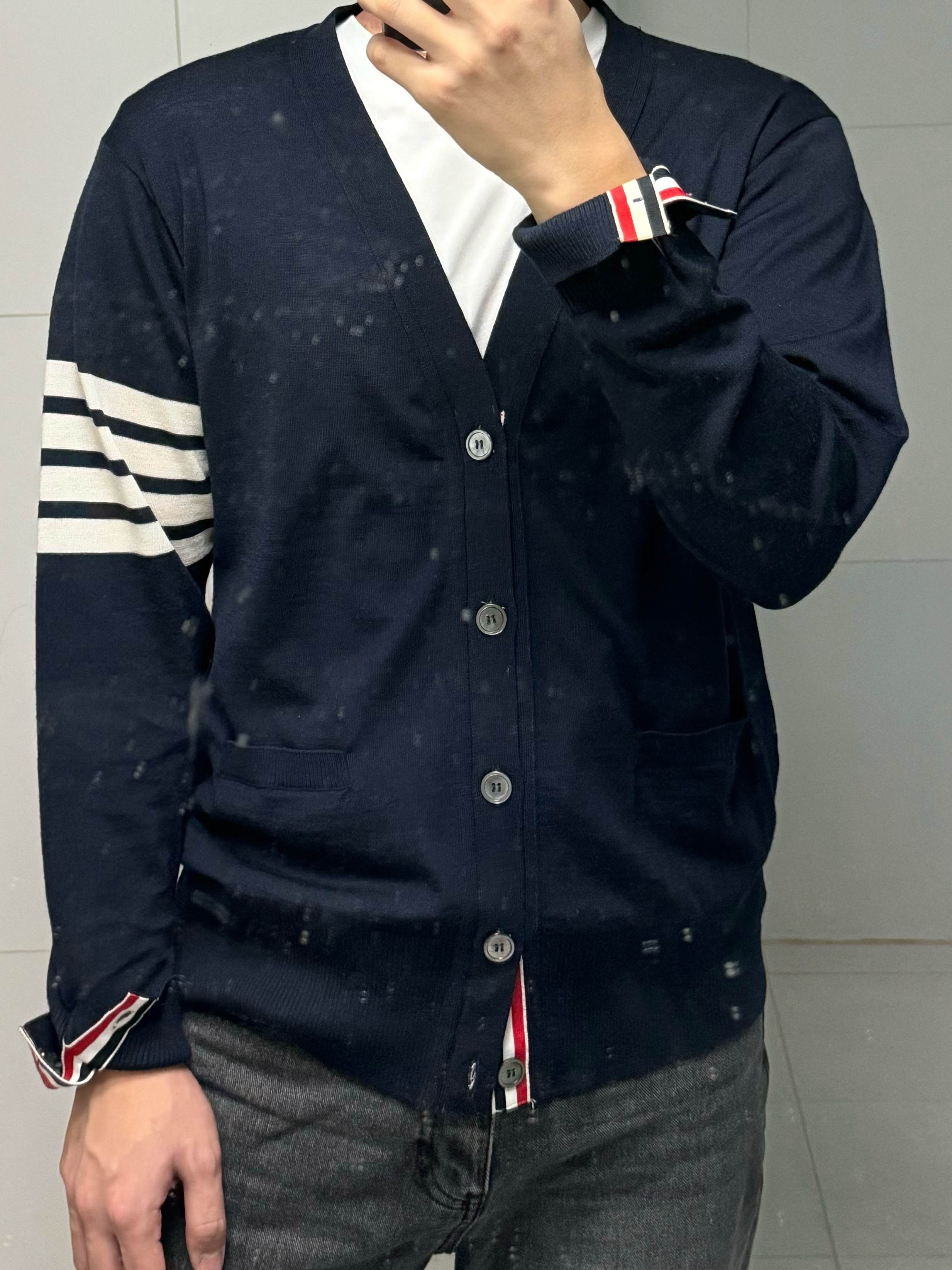 Thom Browne Classic Merino Wool Cardigan Navy, Thom Browne Sustainable Fine Merino Wool 4-Bar Classic Cardigan Navy 착용 스타일