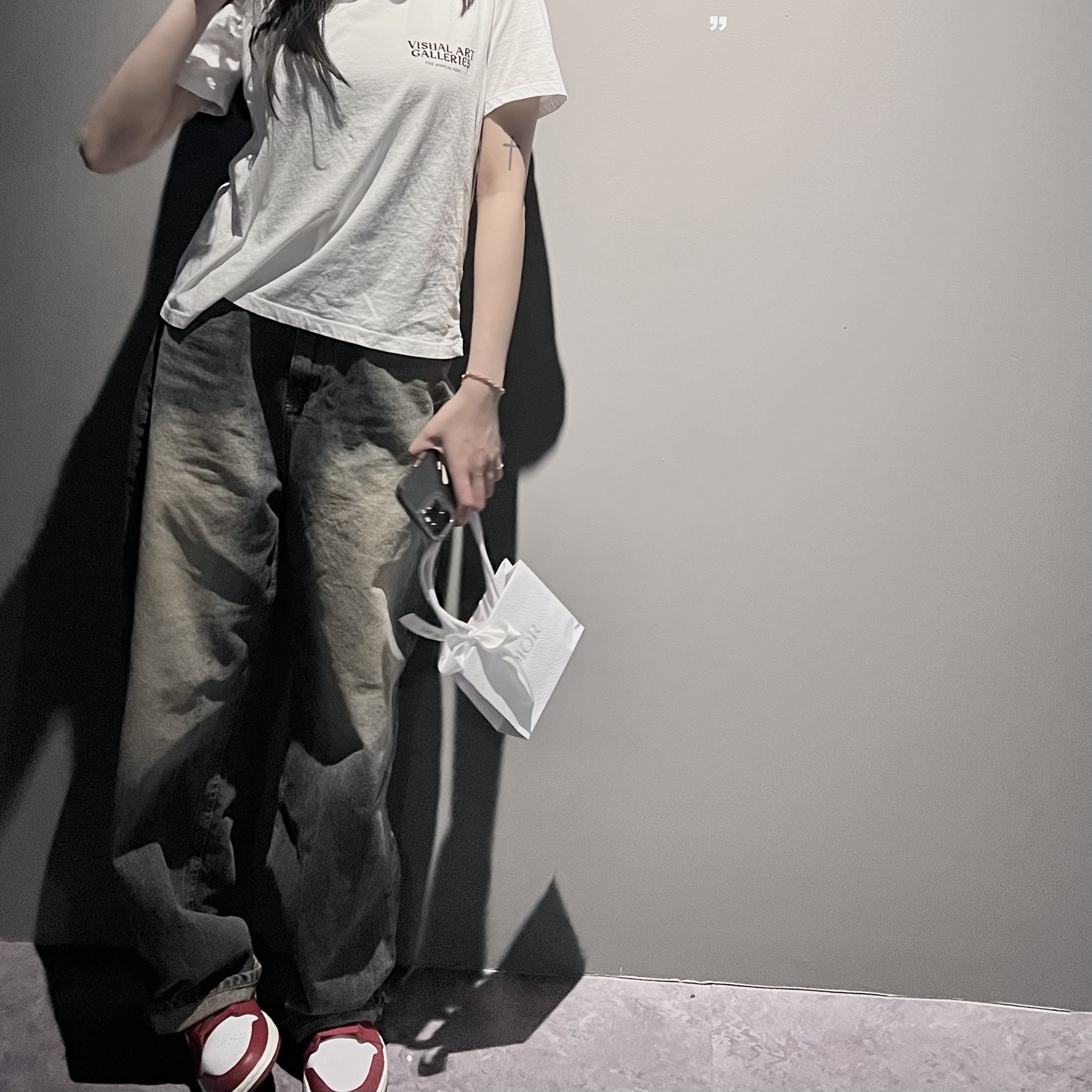(W) Jordan 1 Low White Gym Red 착용 스타일 - 1
