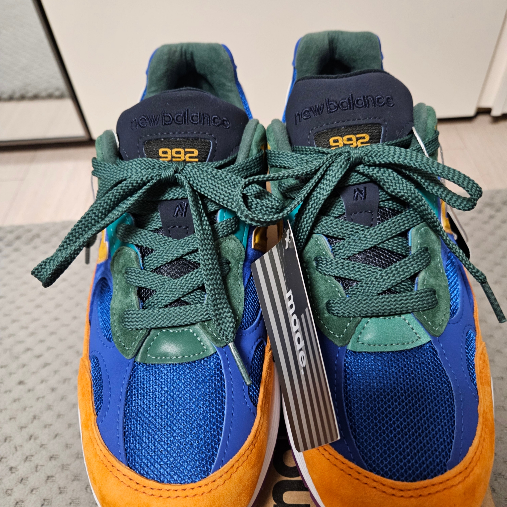 New Balance 992 Made in USA Multi-Color 착용 스타일 - 1