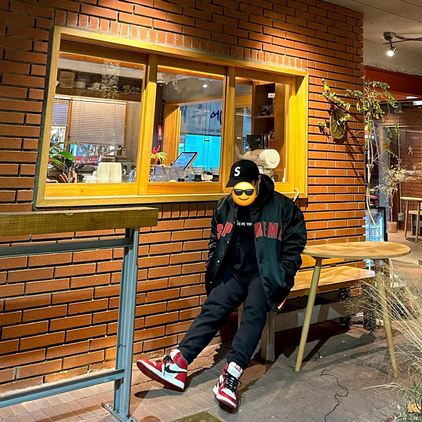 Supreme Mitchell & Ness Satin Varsity Jacket Black - 21SS, Supreme Box Logo Hooded Sweatshirt Black - 21FW 착용 스타일