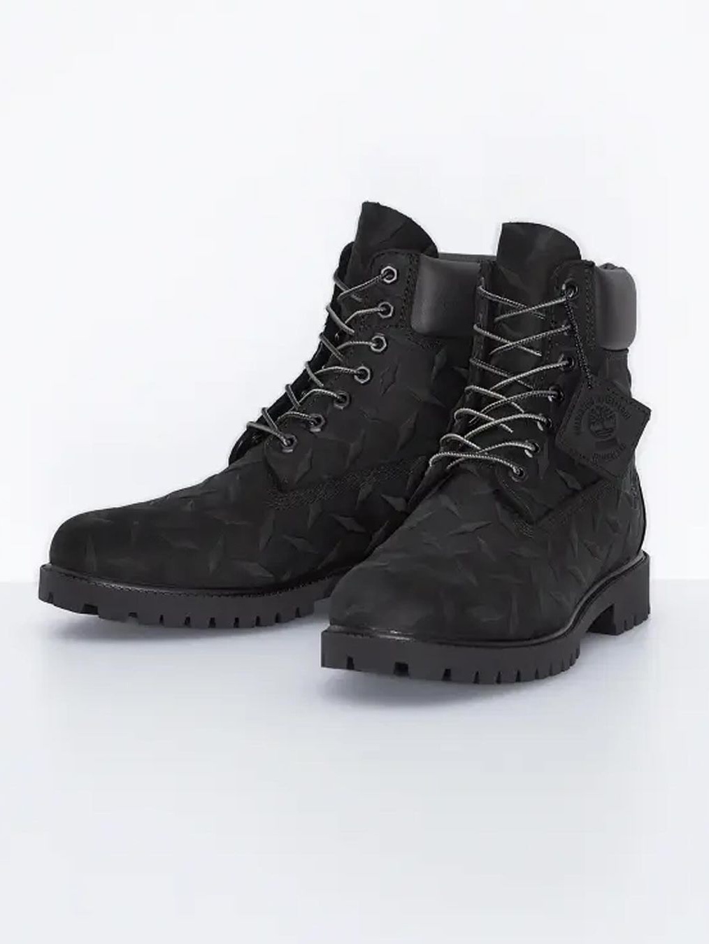Timberland x Supreme Diamond Plate 6 Inch Premium Waterproof Boot Wheat - 23FW - Medium, Timberland x Supreme Diamond Plate 6 Inch Premium Waterproof Boot Black - 23FW - Medium 착용 스타일 - 5