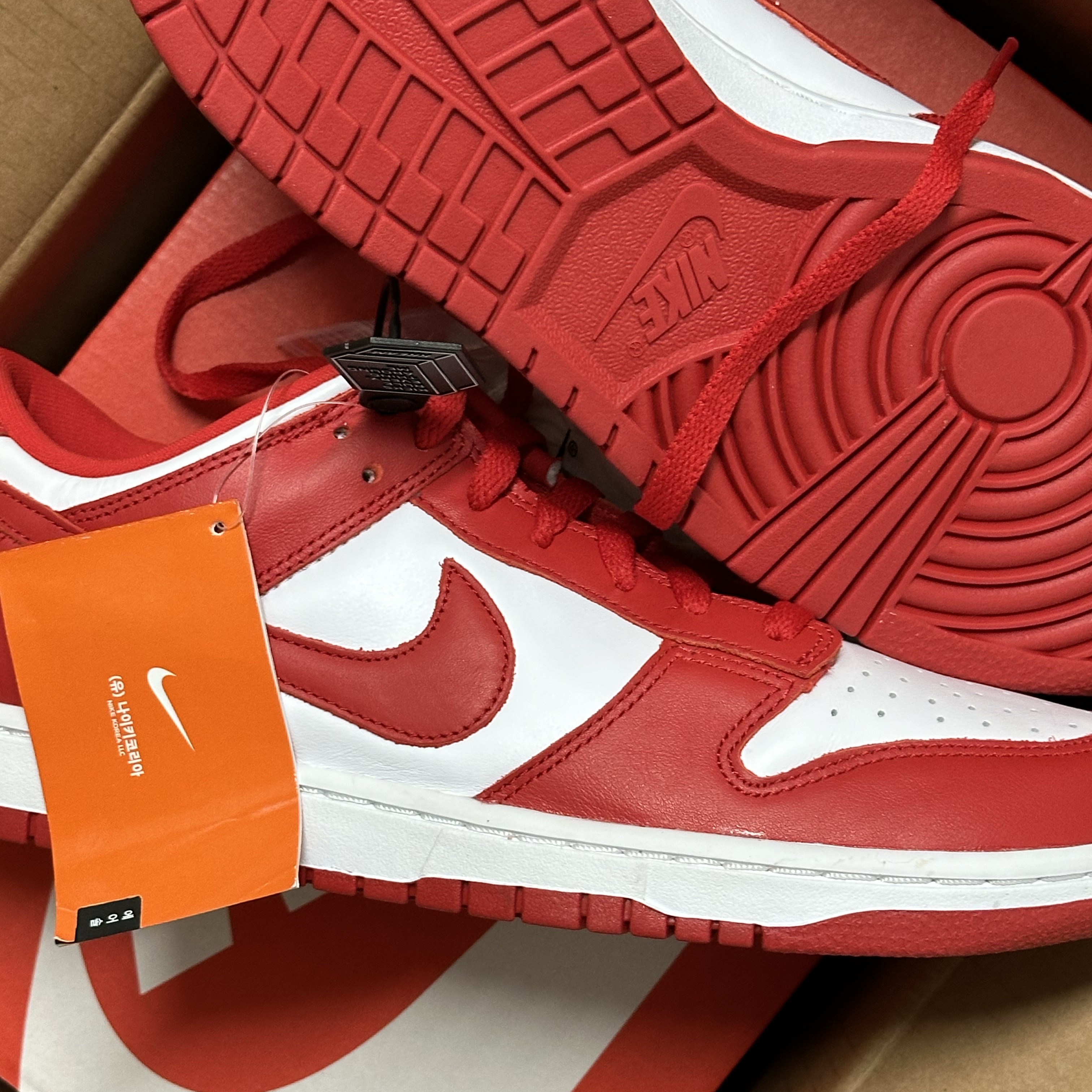 Nike Dunk Low SP White and University Red 2023 착용 스타일