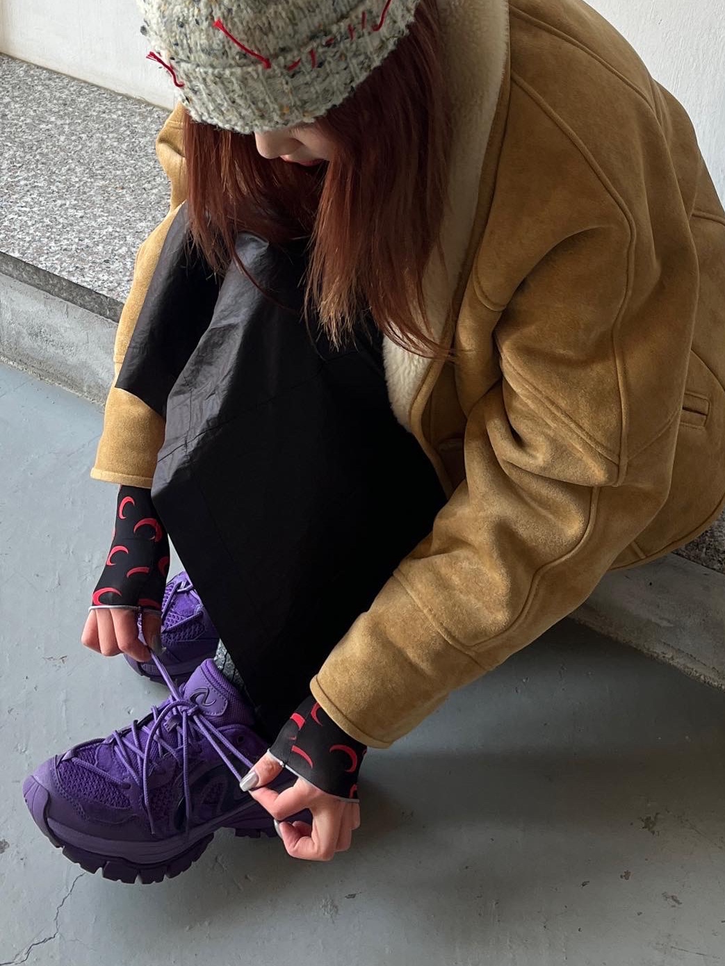 Maison Margiela Logo Stitch Muffler Black, (W) Marine Serre Second Skin Top Red Moon 착용 스타일 - 4