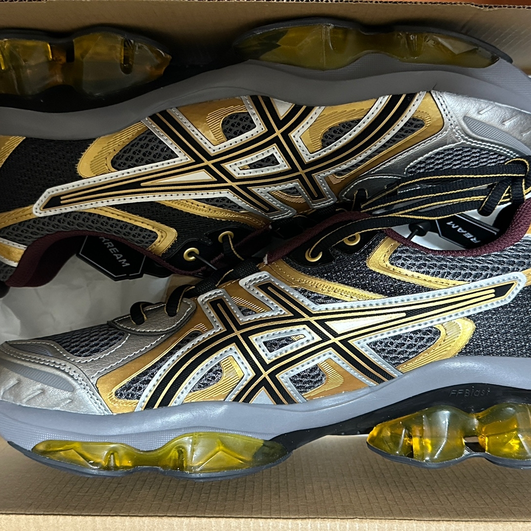 Asics Gel-Quantum Kinetic Carbon Pure Gold 착용 스타일 - 3