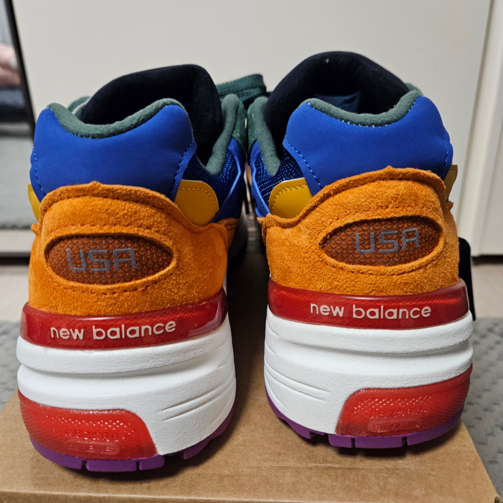 New Balance 992 Made in USA Multi-Color 착용 스타일 - 3