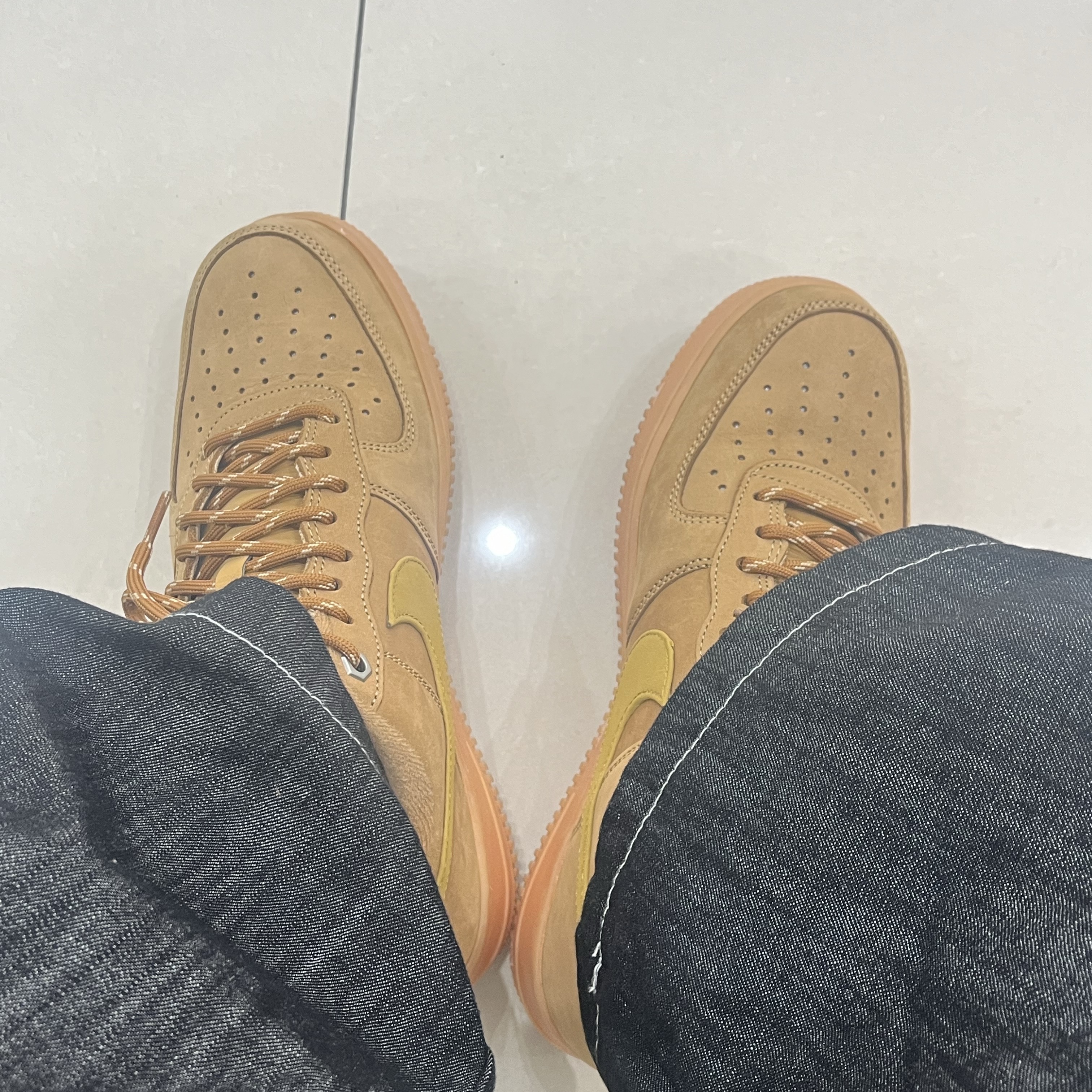 Nike Air Force 1 '07 WB Flax 착용 스타일