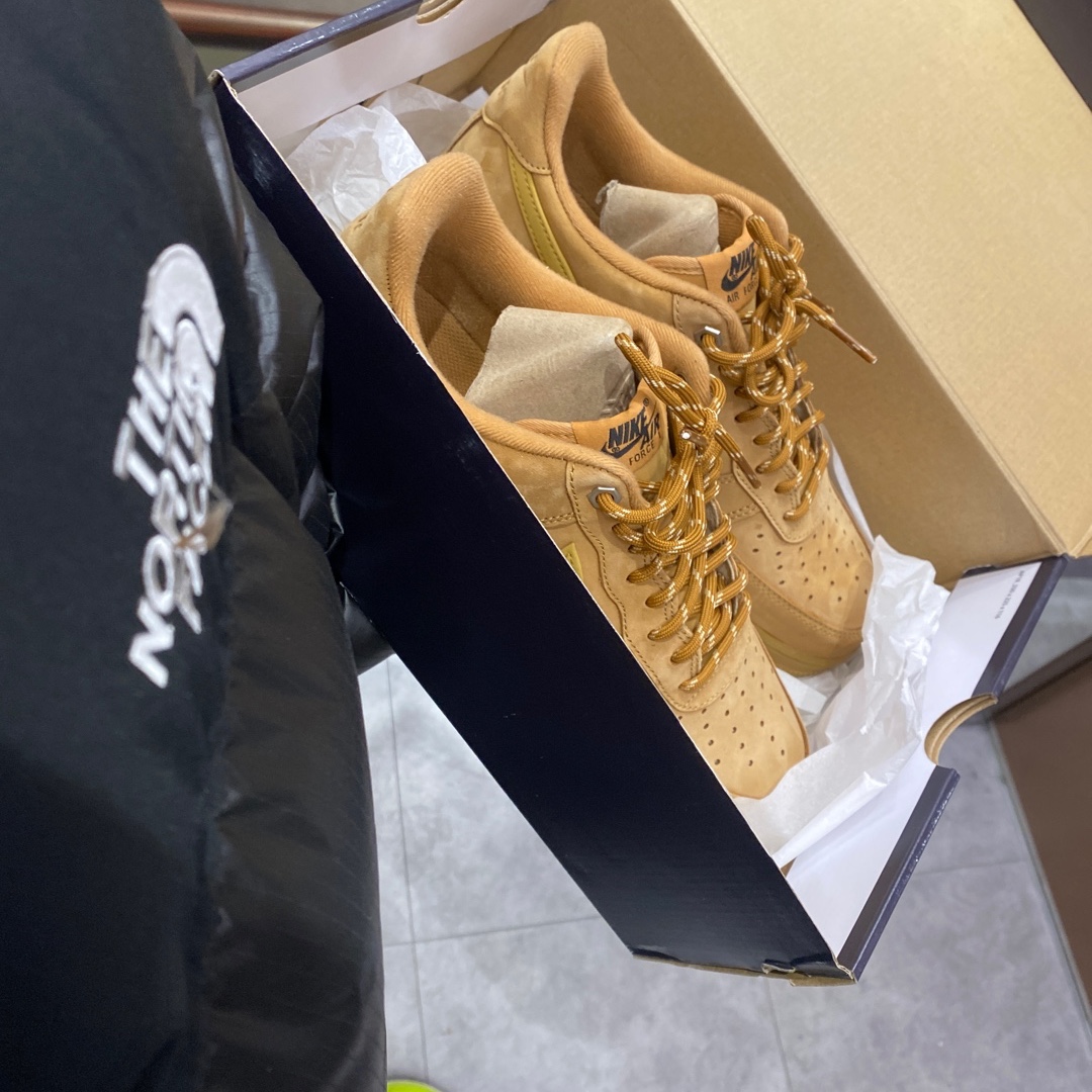 Nike Air Force 1 '07 WB Flax 착용 스타일