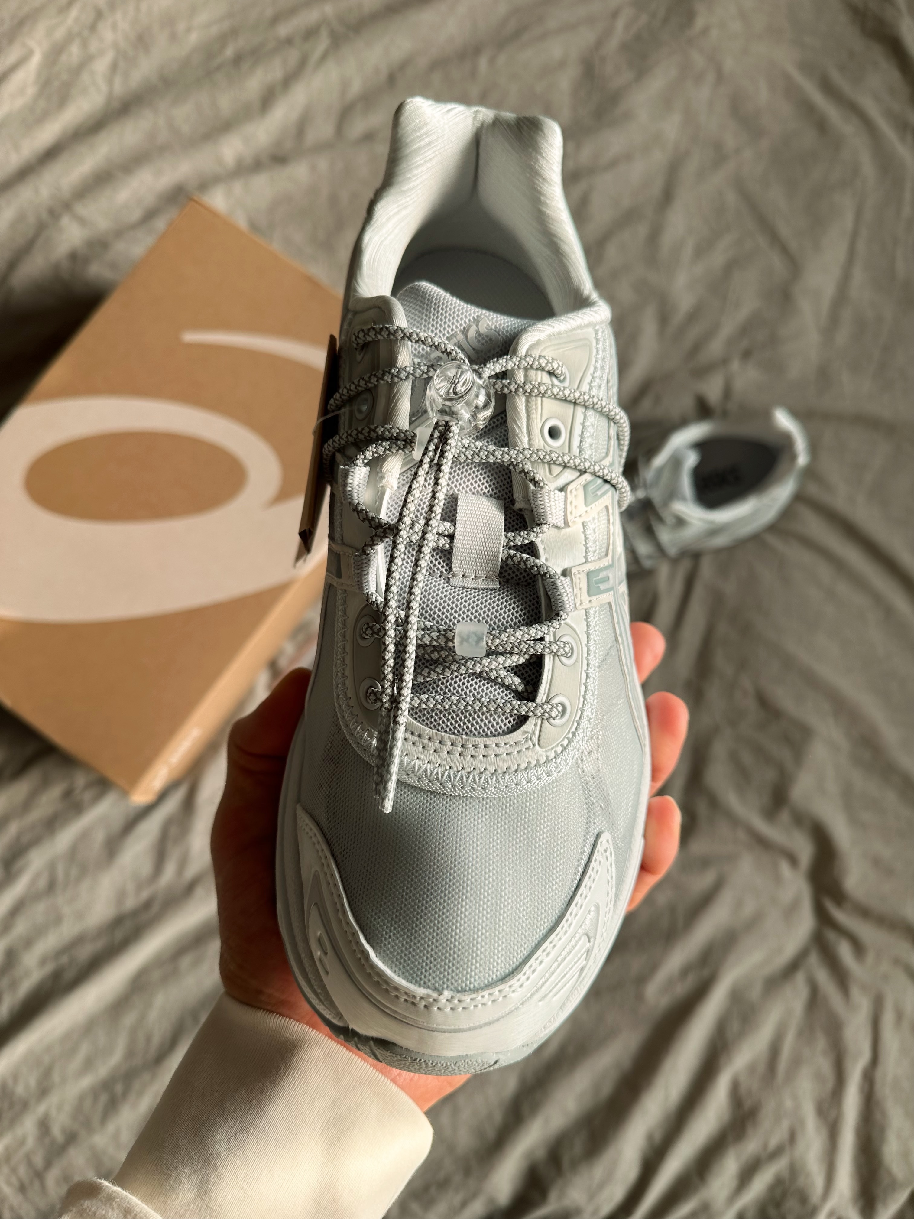 Asics x Atmos x Ojos Gel-1130 RE Glacier Grey Pure Silver 착용 스타일 - 1