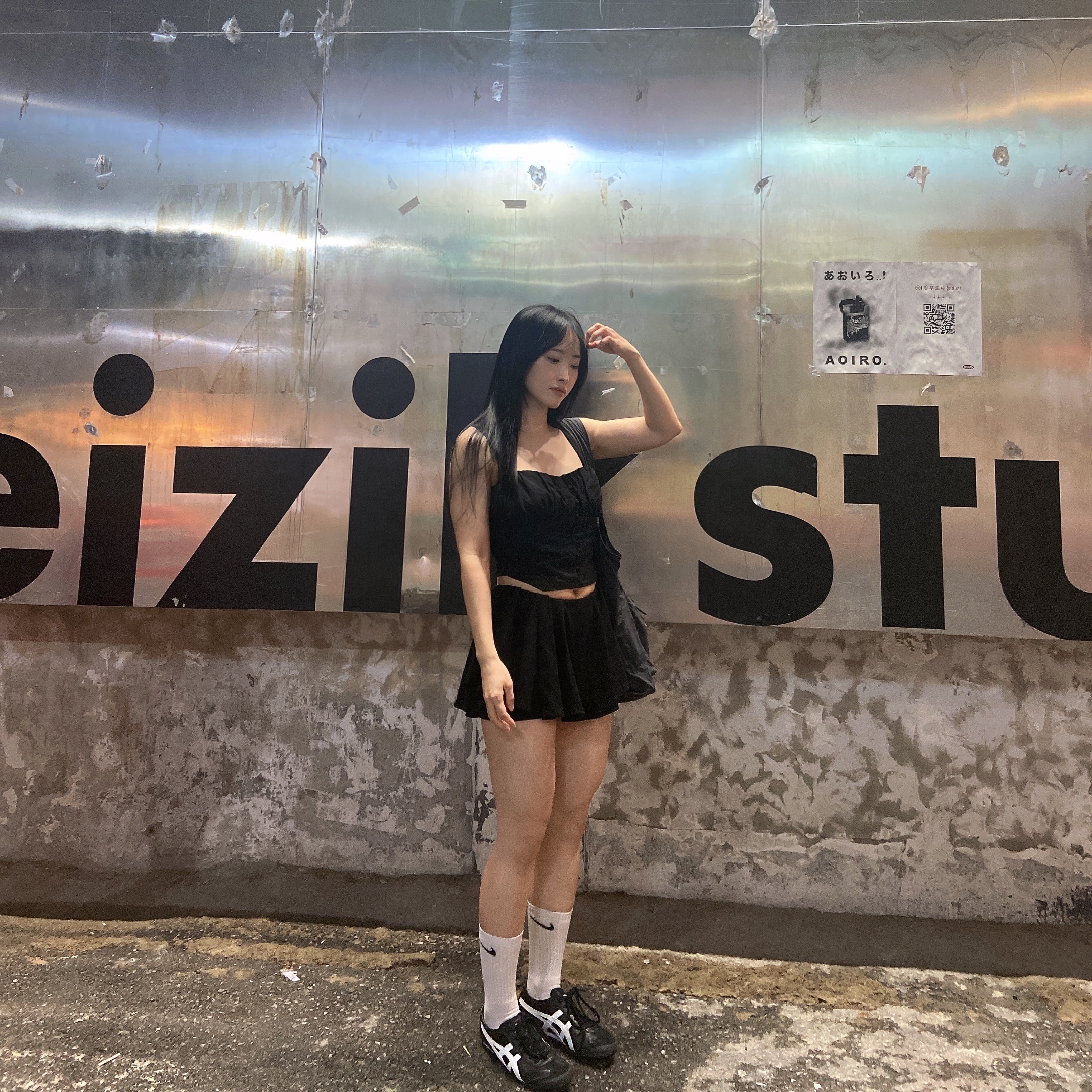 오니츠카 타이거 멕시코 66 블랙 화이트 착용 스타일 - 2