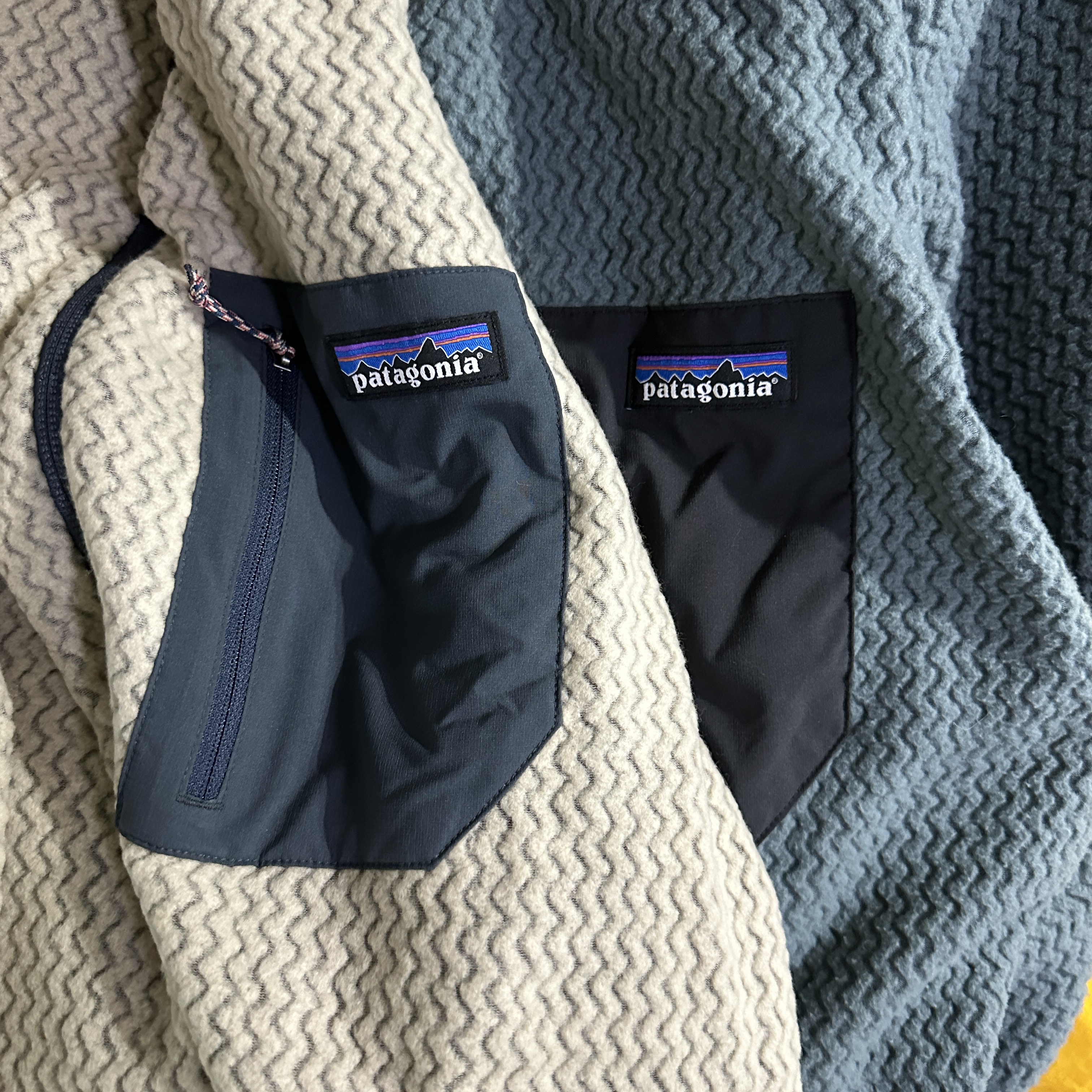 Patagonia R1 Air Full-Zip Hoody Oar Tan, Patagonia R1 Air Full-Zip Hoody Nouveau Green 착용 스타일