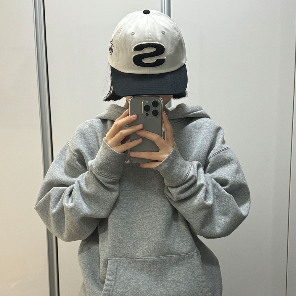Stussy Chenille S Low Pro Cap Natural 착용 스타일 - 1