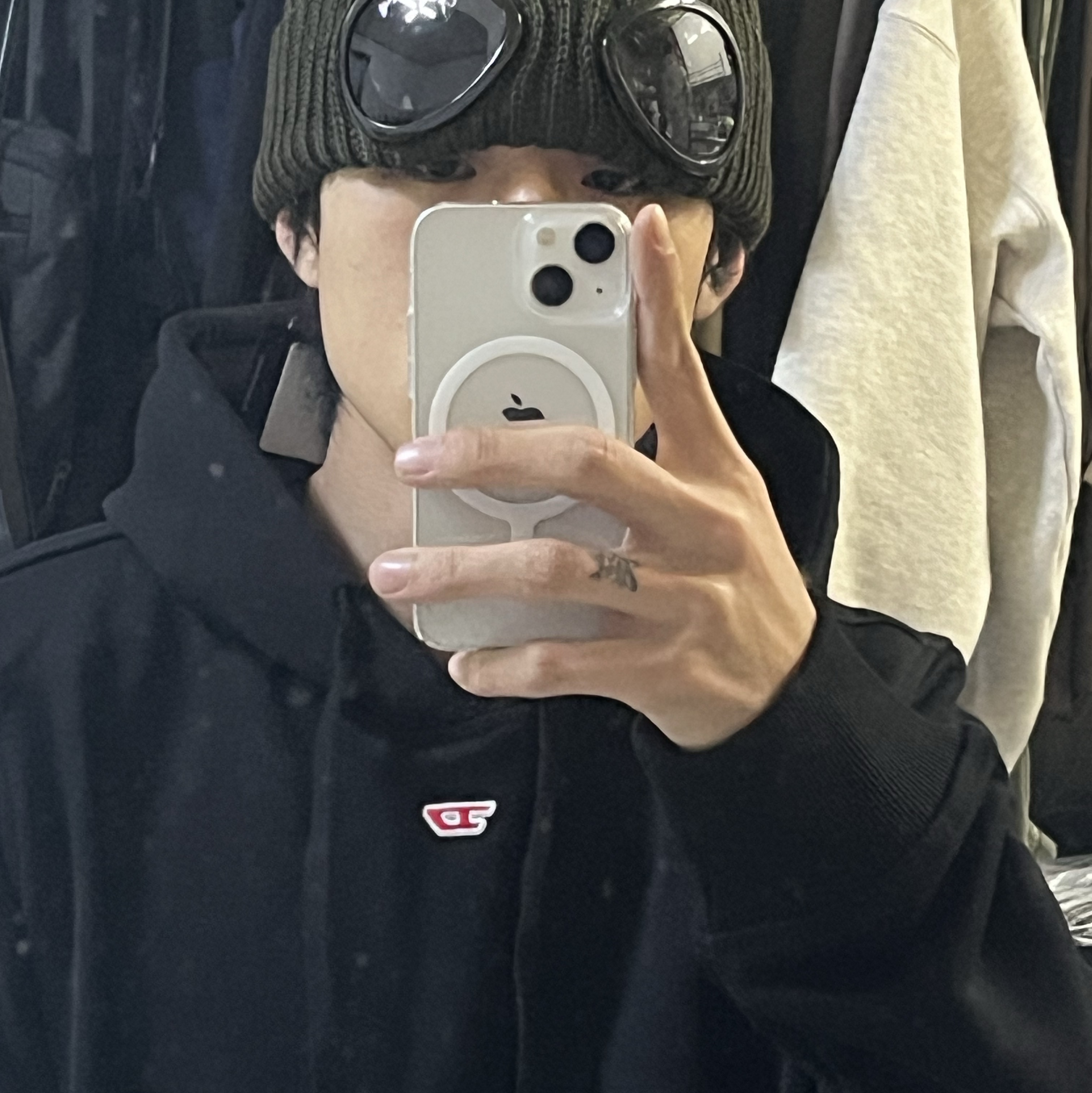 Diesel S-Ginn-Hood-D Black 착용 스타일