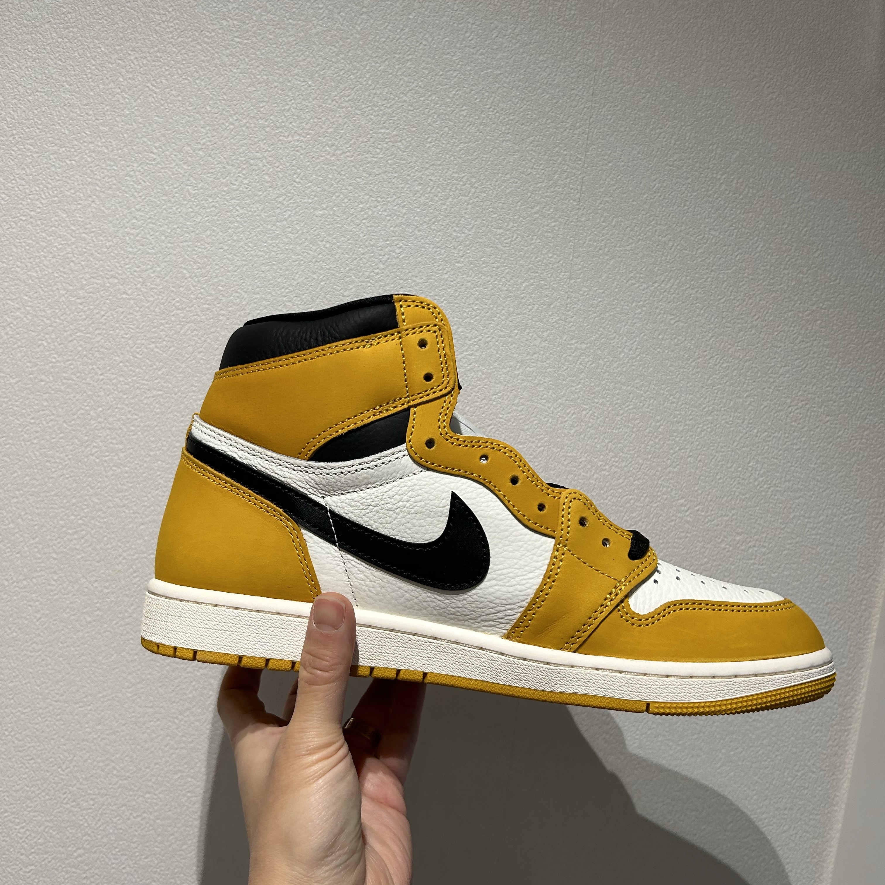 Jordan 1 Retro High OG Yellow Ochre 착용 스타일