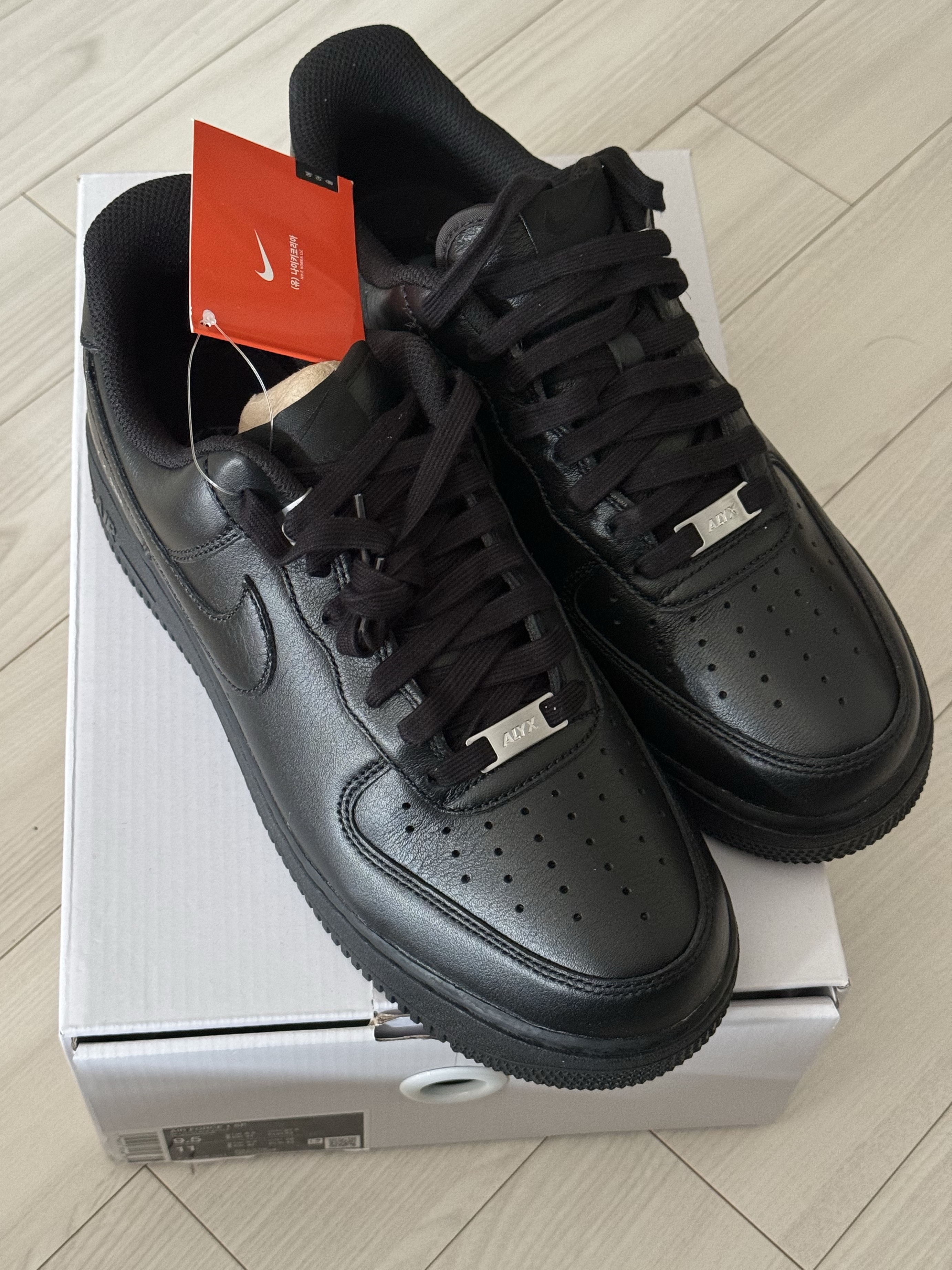 Nike x 1017 Alyx 9SM Air Force 1 Low SP Black 착용 스타일 - 4