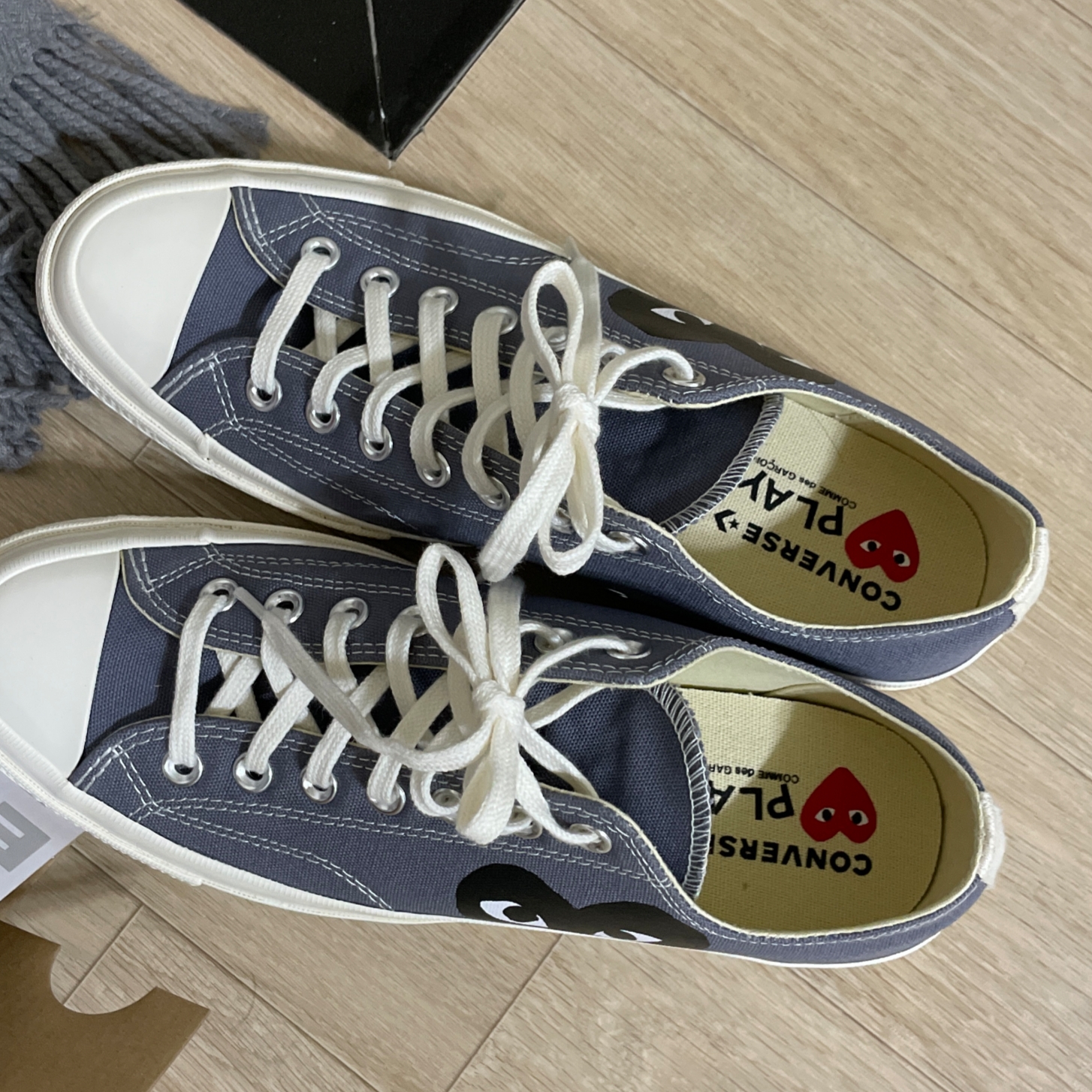 Converse x Play Comme des Garcons Chuck 70 Ox Steel Gray 착용 스타일