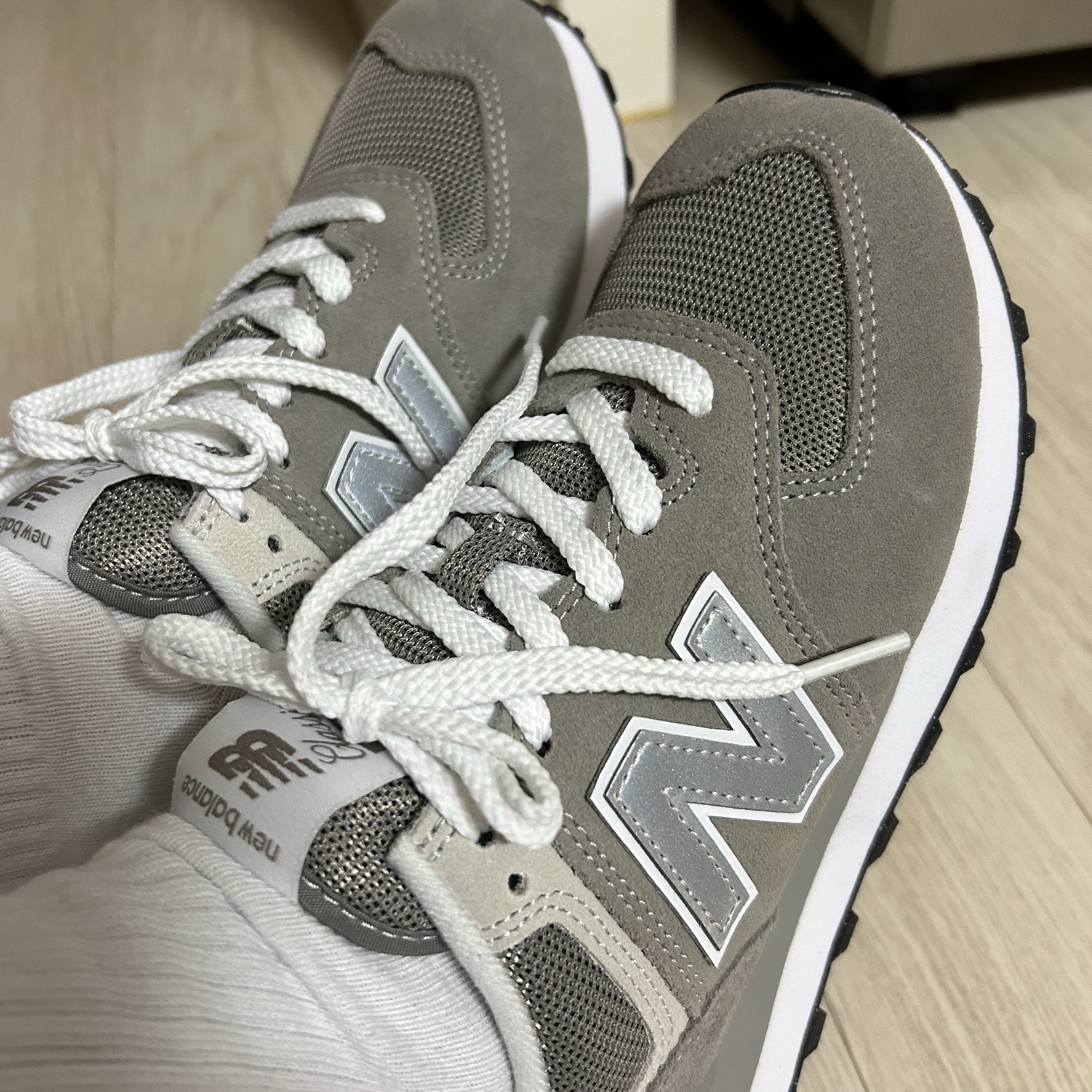 (W) New Balance 574 Worn By Anyone Grey - B Standard 착용 스타일 - 1