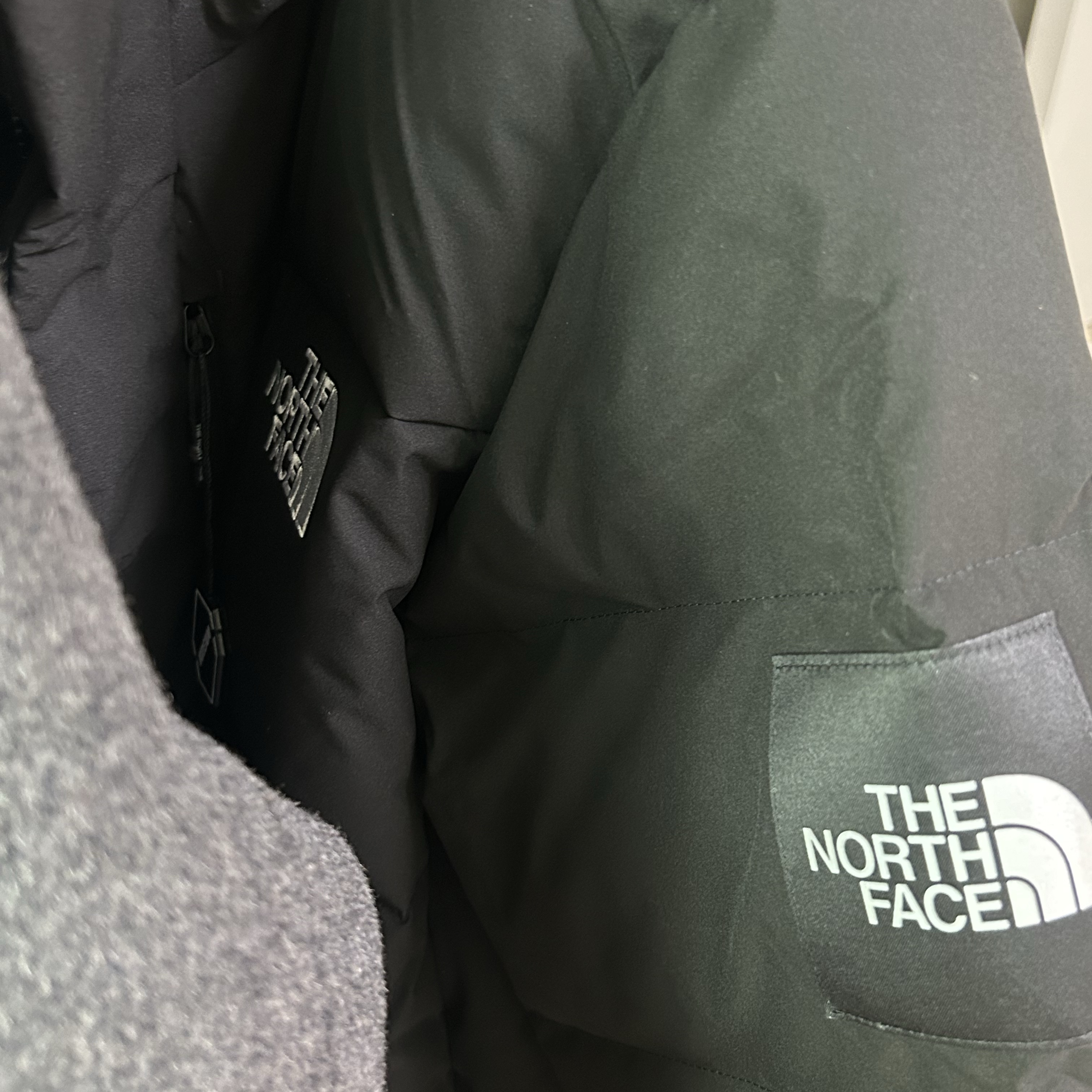 The North Face White Label Go Free Down Coat Black 착용 스타일 - 1