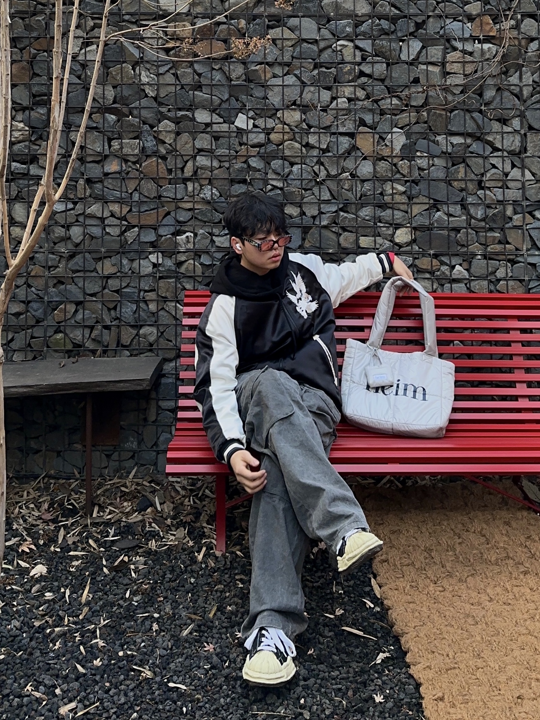Maison Mihara Yasuhiro Blakey VL OG Sole Canvas Low-top Sneakers Black 착용 스타일 - 5