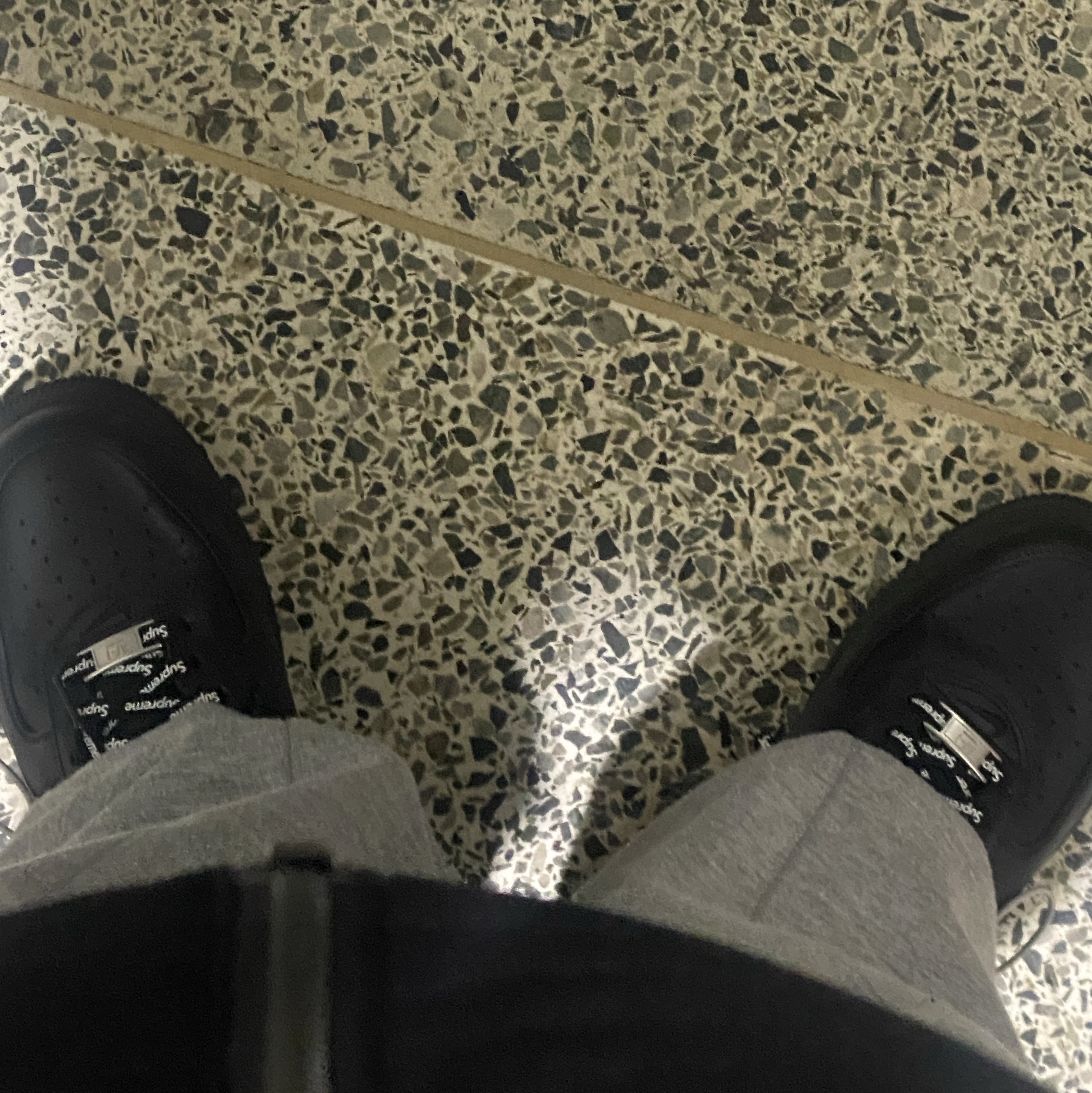 Nike x Supreme Air Force 1 Low Black 착용 스타일