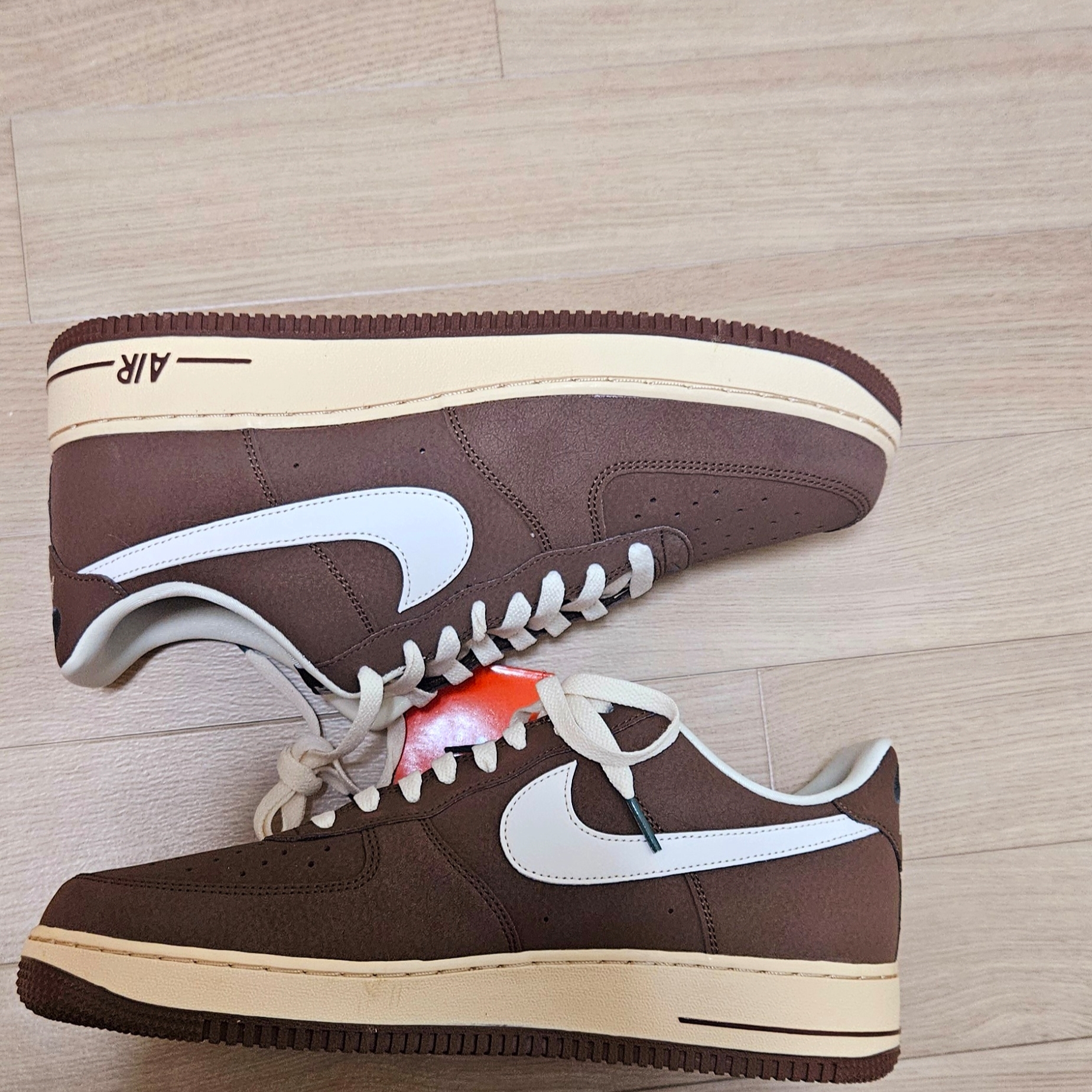 Nike Air Force 1 '07 Cacao Wow Coconut Milk 착용 스타일