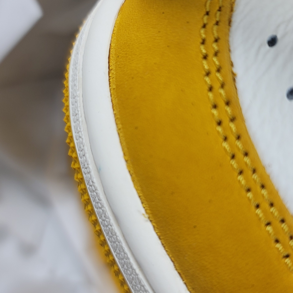 Jordan 1 Retro High OG Yellow Ochre 착용 스타일 - 1
