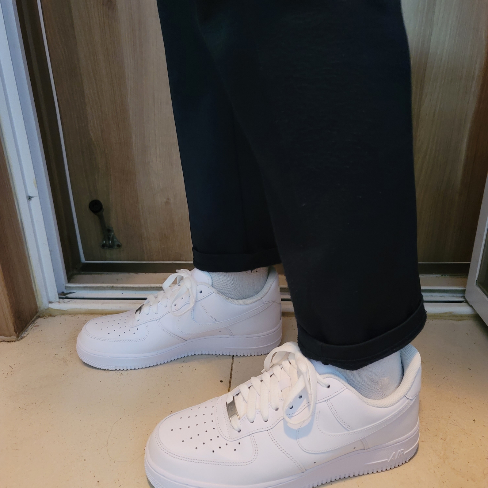 Nike Air Force 1 '07 Low White 착용 스타일 - 2
