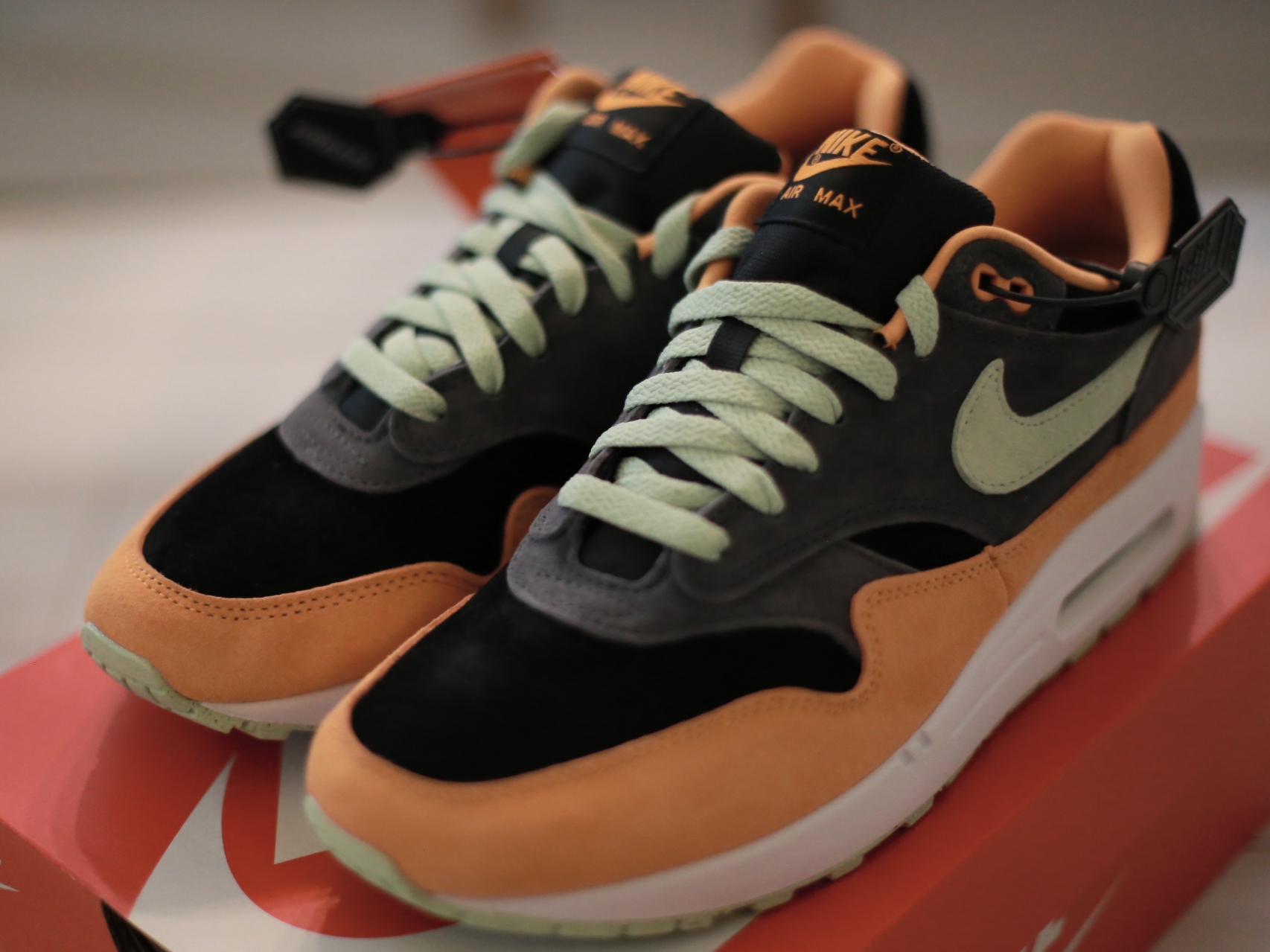 Nike Air Max 1 Premium Honey Dew 착용 스타일 - 2