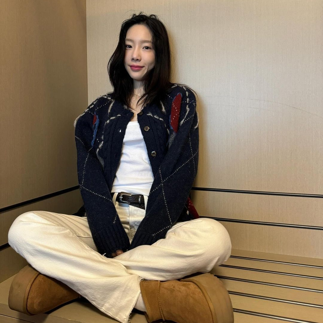 (W) UGG Classic Ultra Mini Platform Boots Chestnut 착용 스타일 - 2