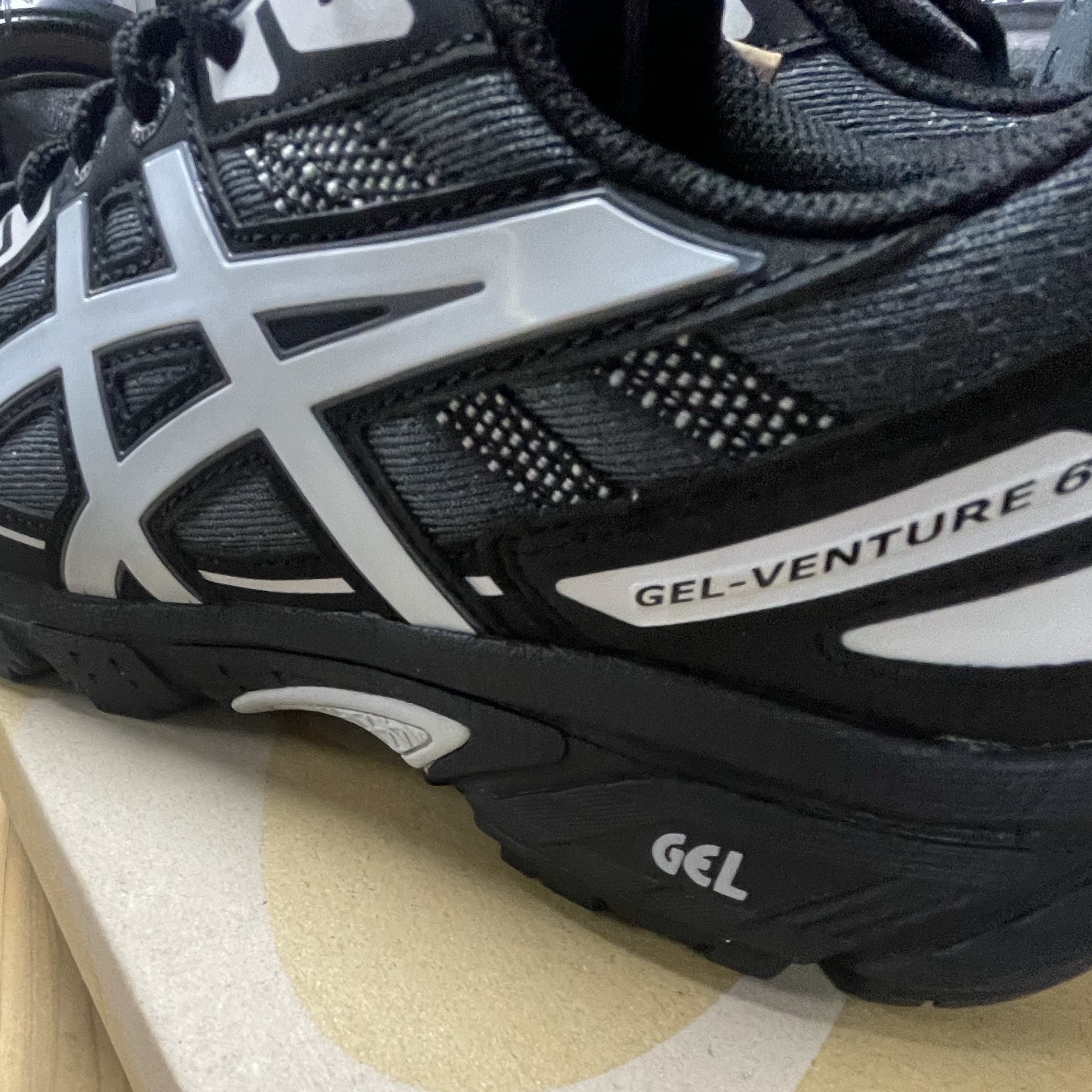 Asics Gel-Venture 6 Carrier Grey 착용 스타일