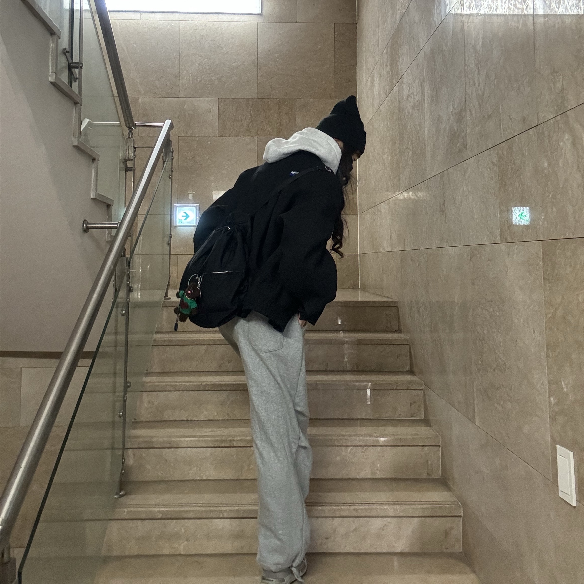 Nike x Stussy NRG Cuffed Beanie Black, IAB Studio Hoodie Light Gray 착용 스타일 - 2