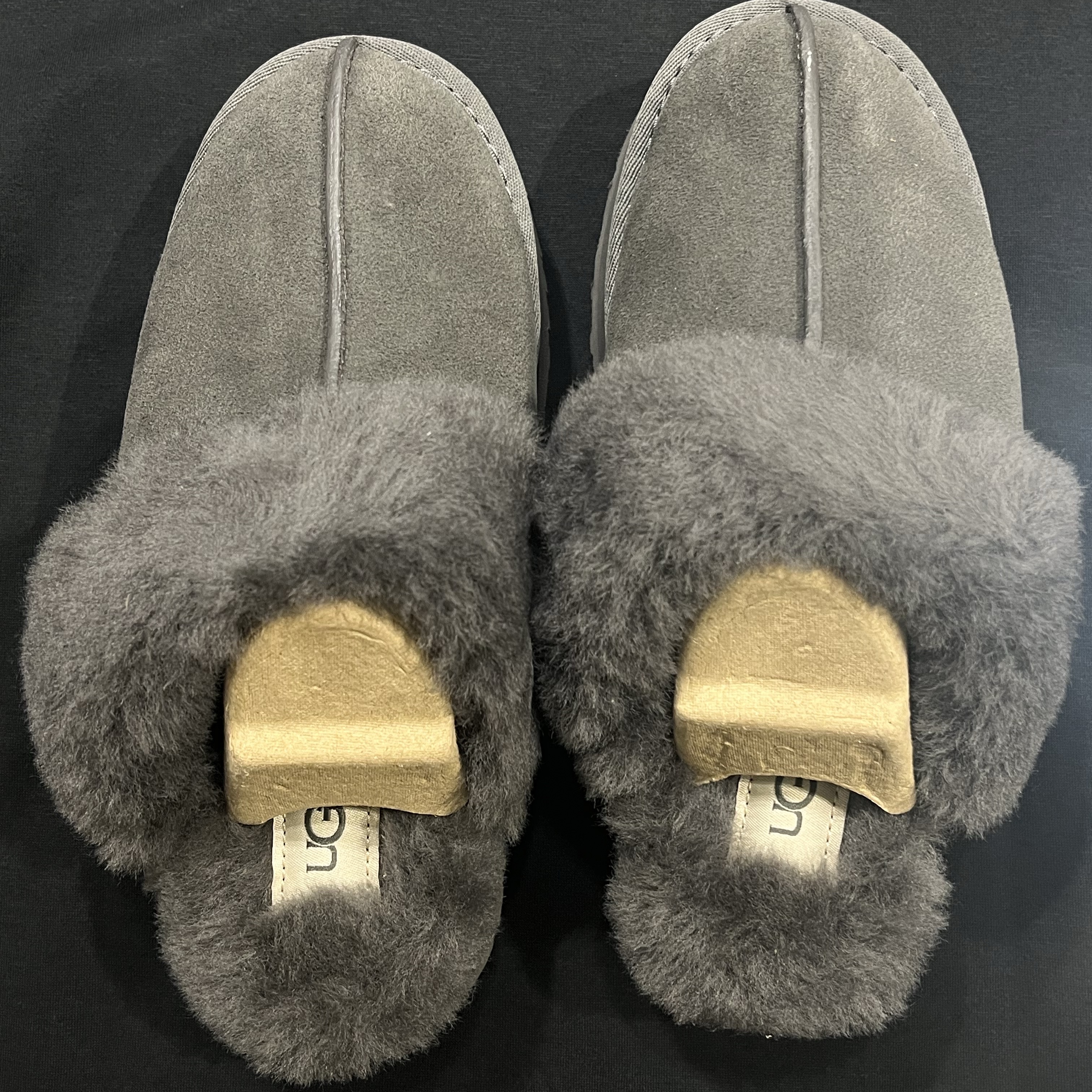 (W) UGG Disquette Slipper Charcoal 착용 스타일 - 1