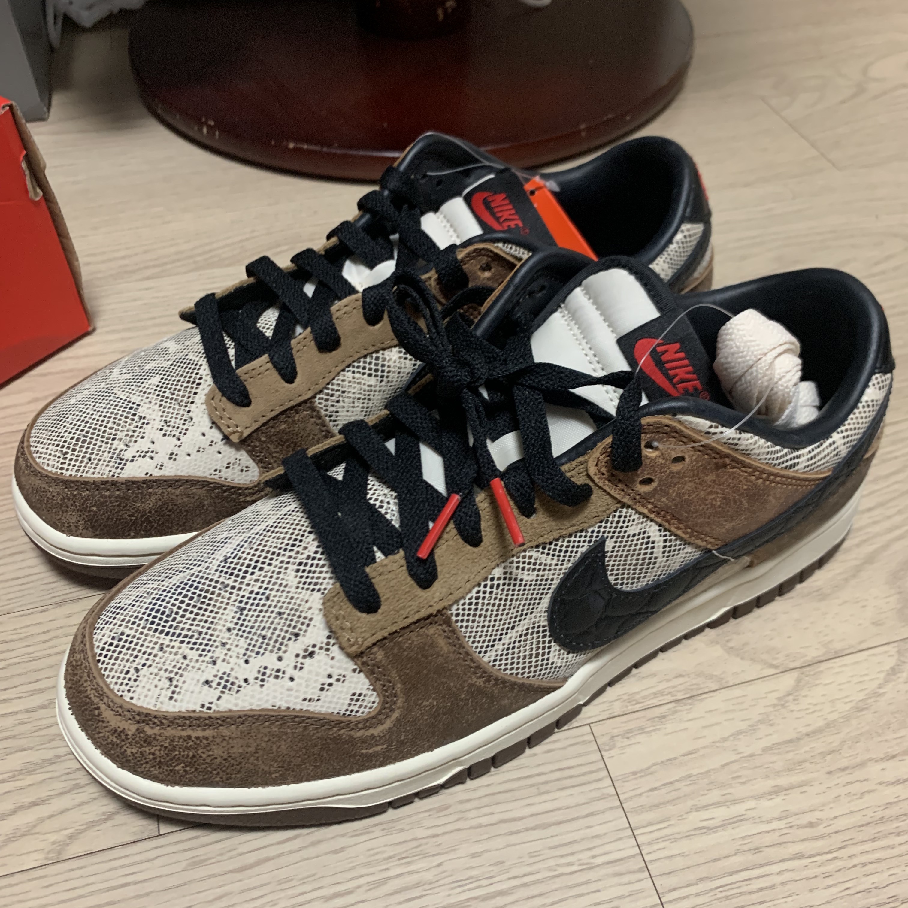 Nike Dunk Low PRM Head to Head 착용 스타일