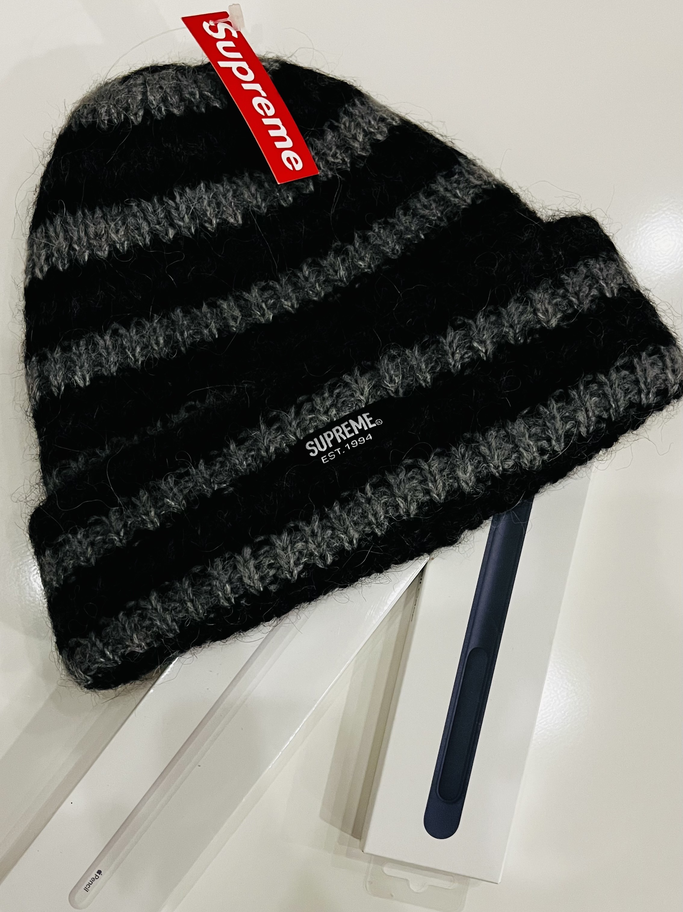Supreme Loose Stripe Beanie Black - 23FW, Apple Pencil 2nd Gen 착용 스타일