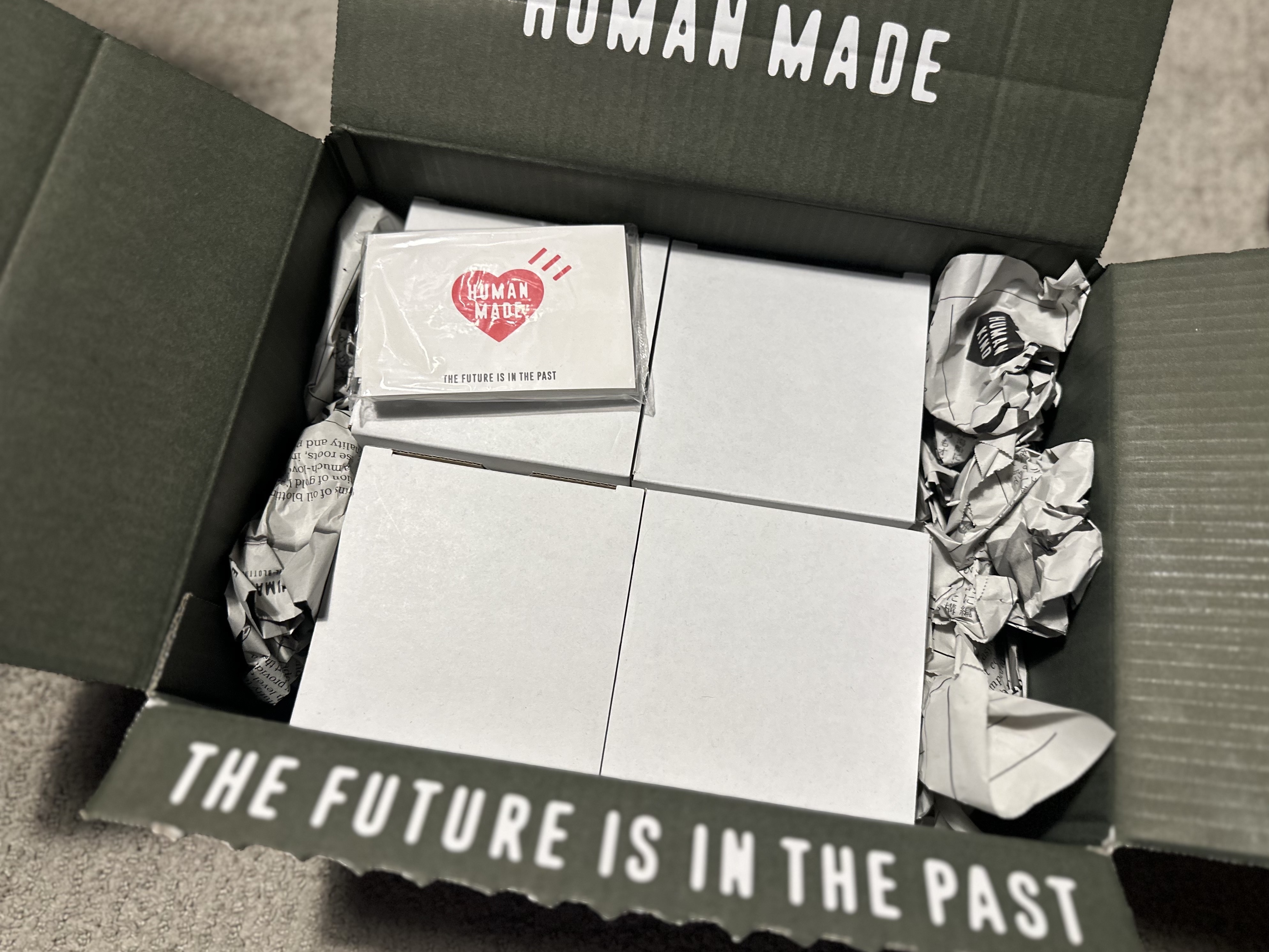 Human Made x Kaws Coffee Mug #1 White, Human Made x Kaws Coffee Mug #2 White 착용 스타일 - 5