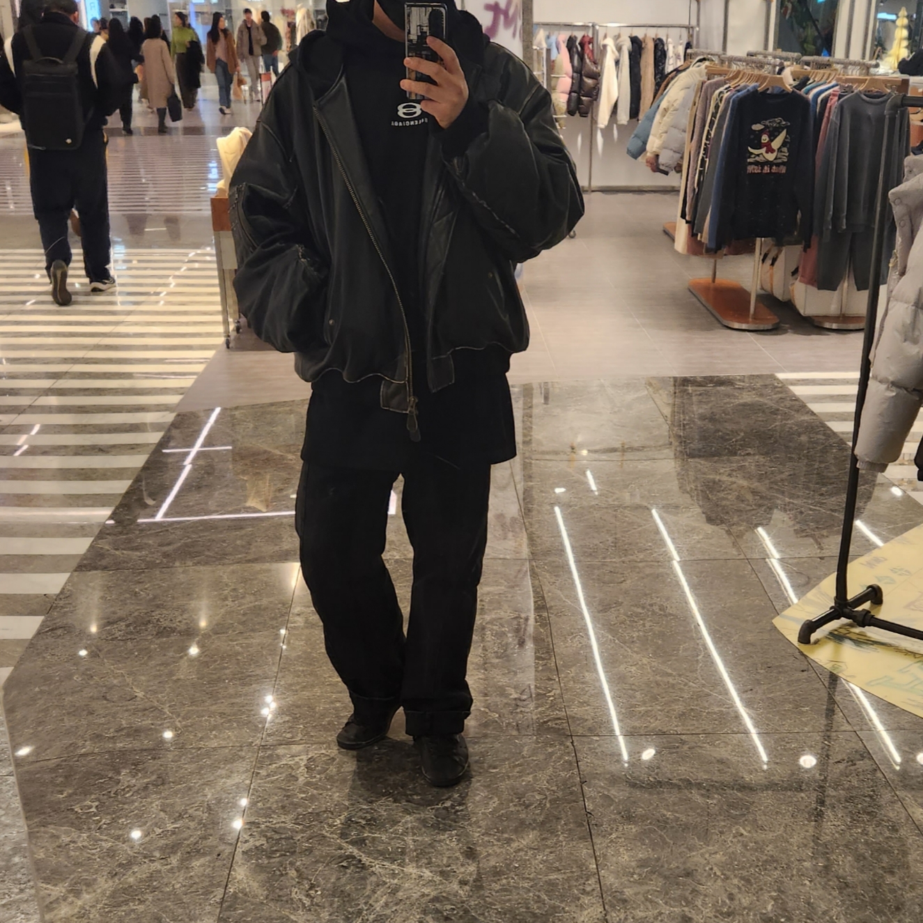 Balenciaga x Adidas Stan Smith Worn Out Black 착용 스타일