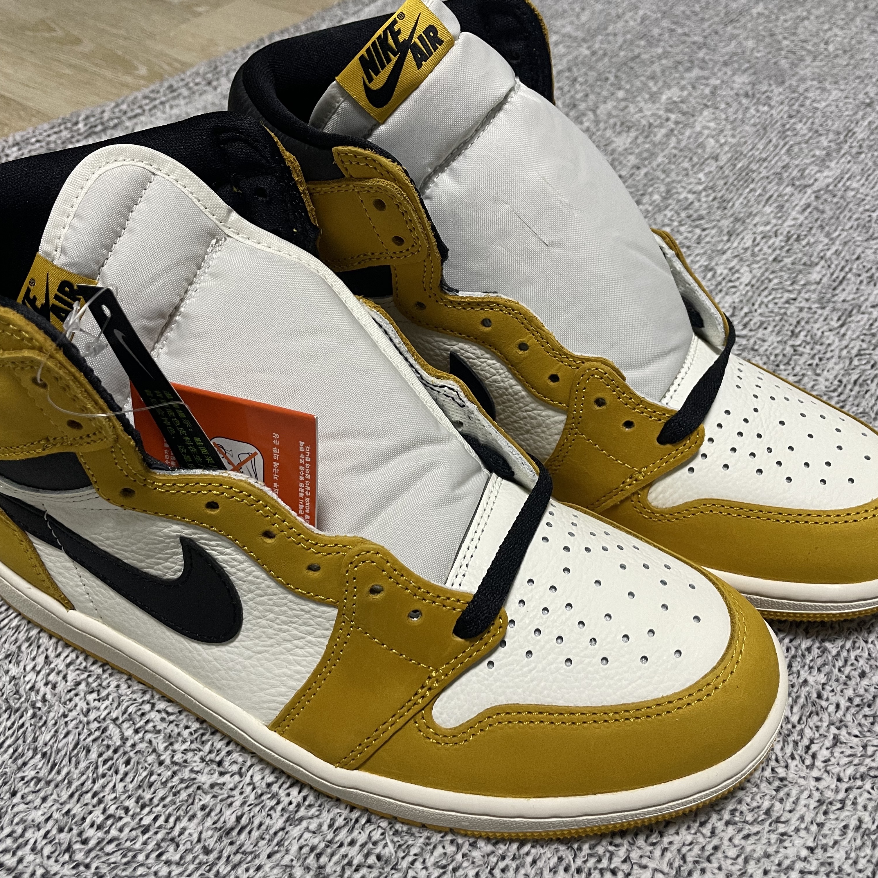 Jordan 1 Retro High OG Yellow Ochre 착용 스타일