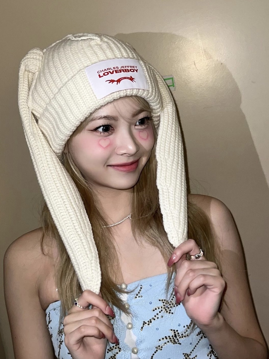 Charles Jeffrey Loverboy Chunky Rabbit Beanie Ecru 착용 스타일 - 3