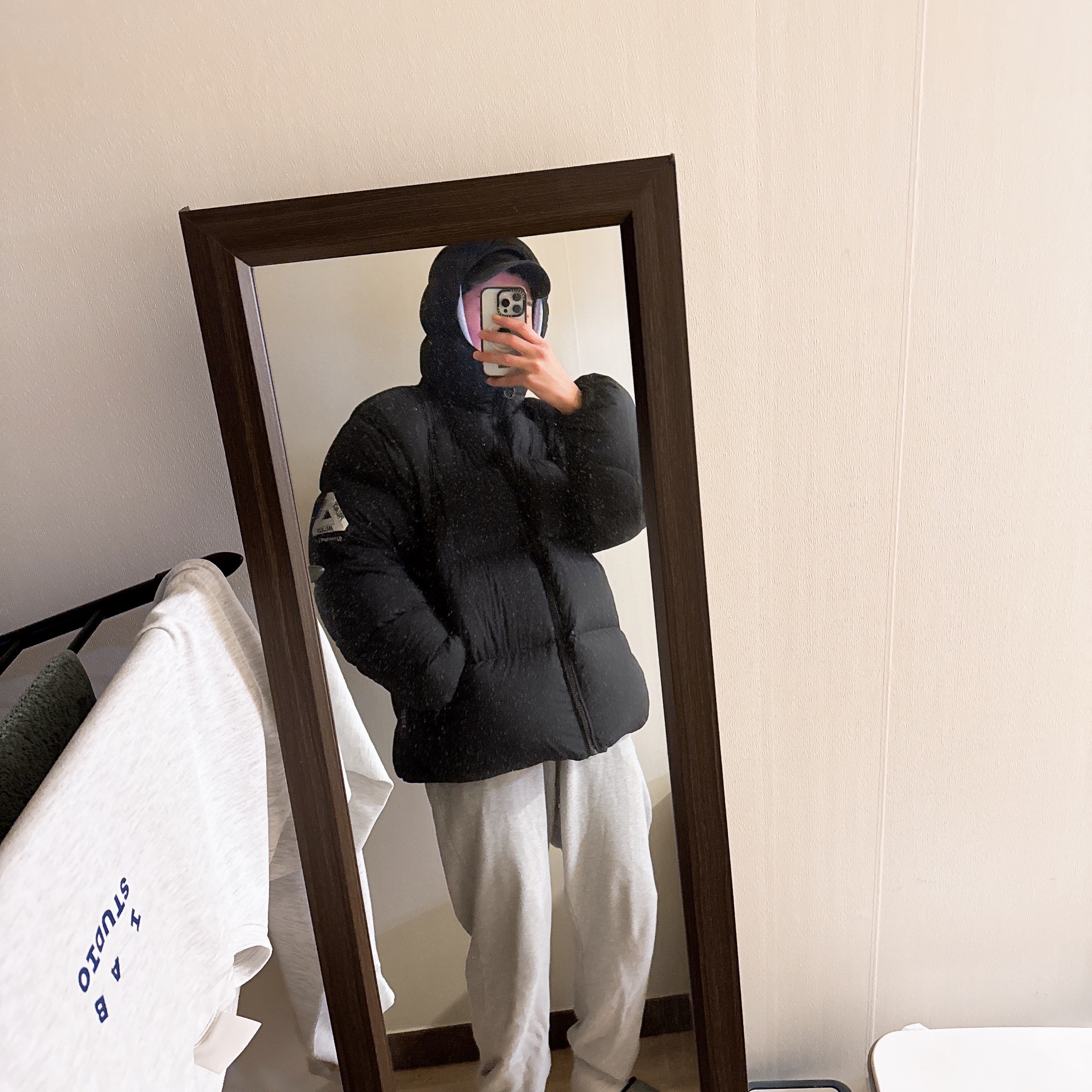 Palace Pertex Matte Balaclava Puffa Black - 23FW 착용 스타일