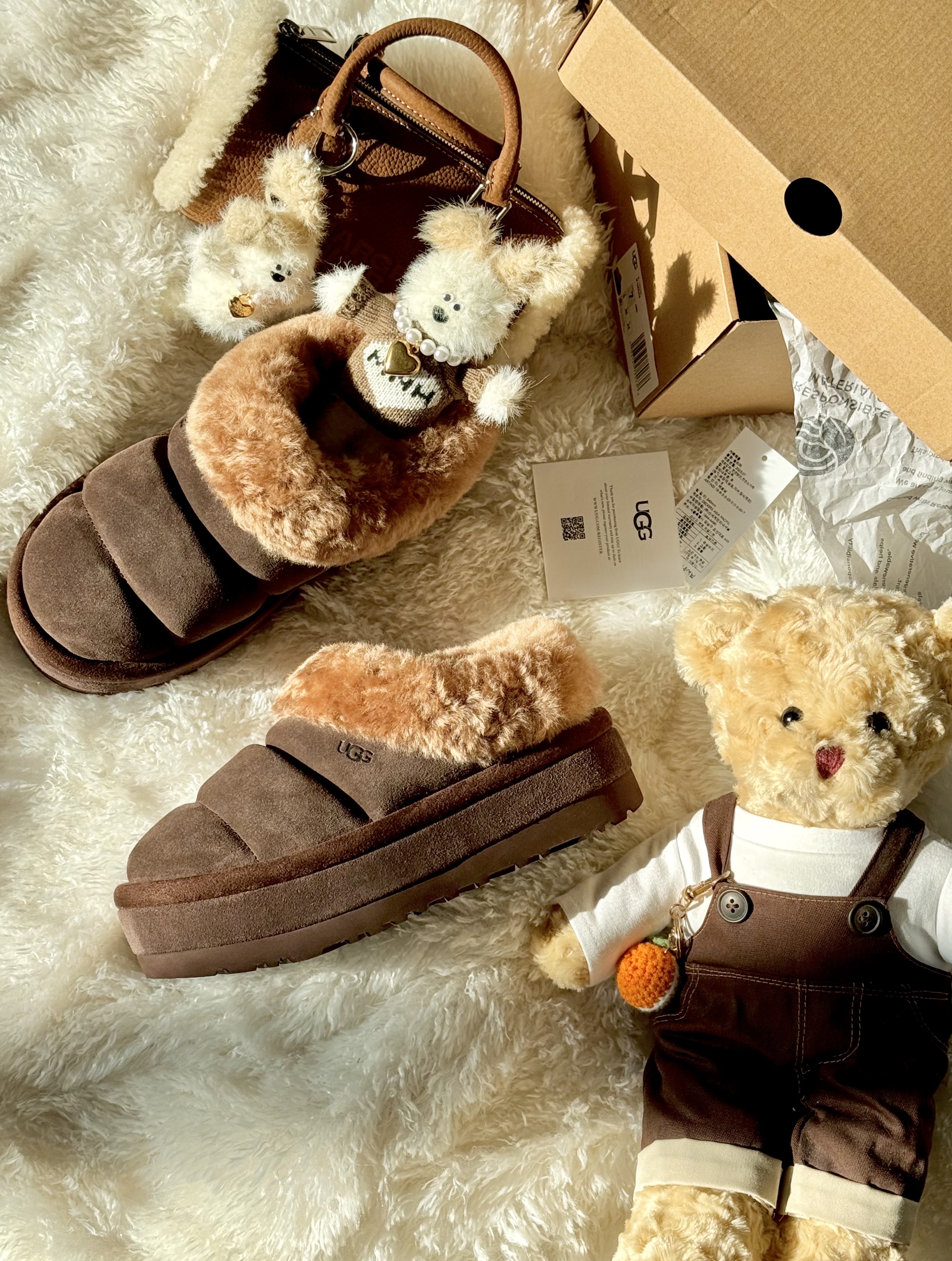 (W) UGG Tazzlita Hardwood, (W) UGG Tazzlita Chestnut 착용 스타일 - 7