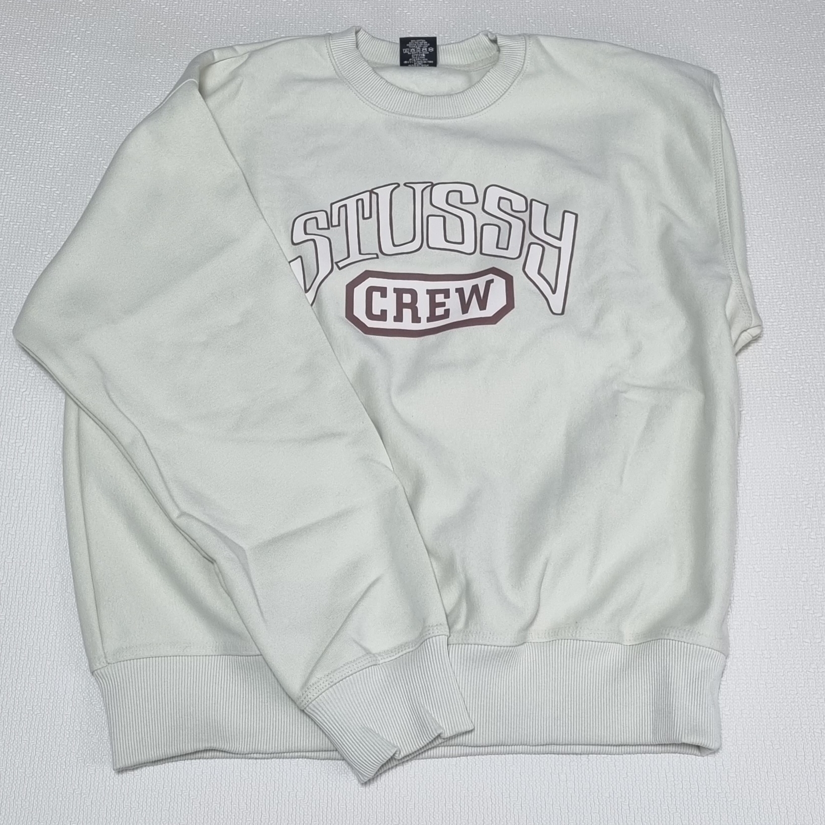 Stussy Crew Putty 착용 스타일 - 1