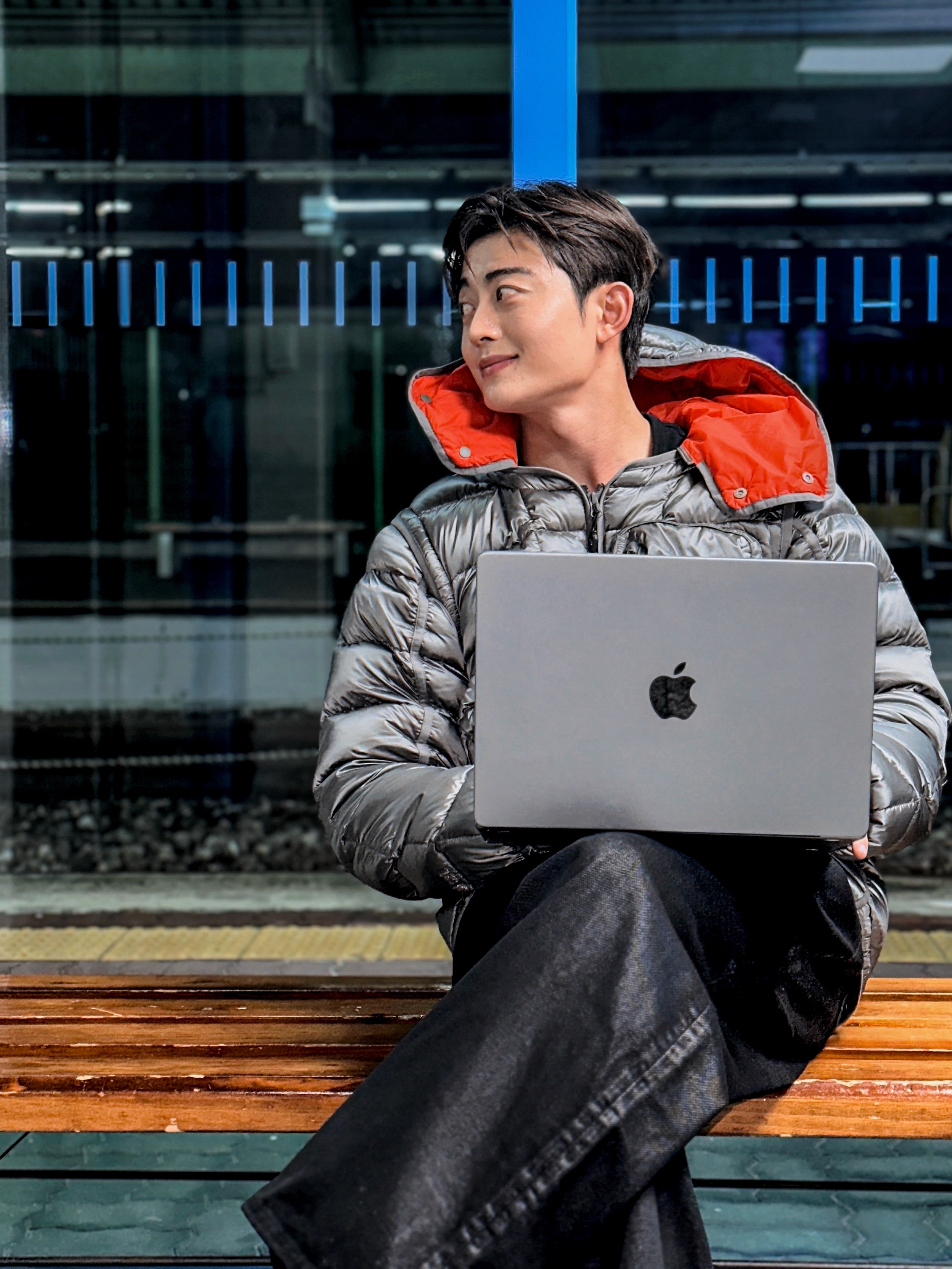 Apple 2023 MacBook Pro 14 M2 Pro 10-Core 512GB SSD / 16GB RAM Space Gray (Korean Ver.), Kinchi Oddly - 701 (a) Black 착용 스타일 - 1