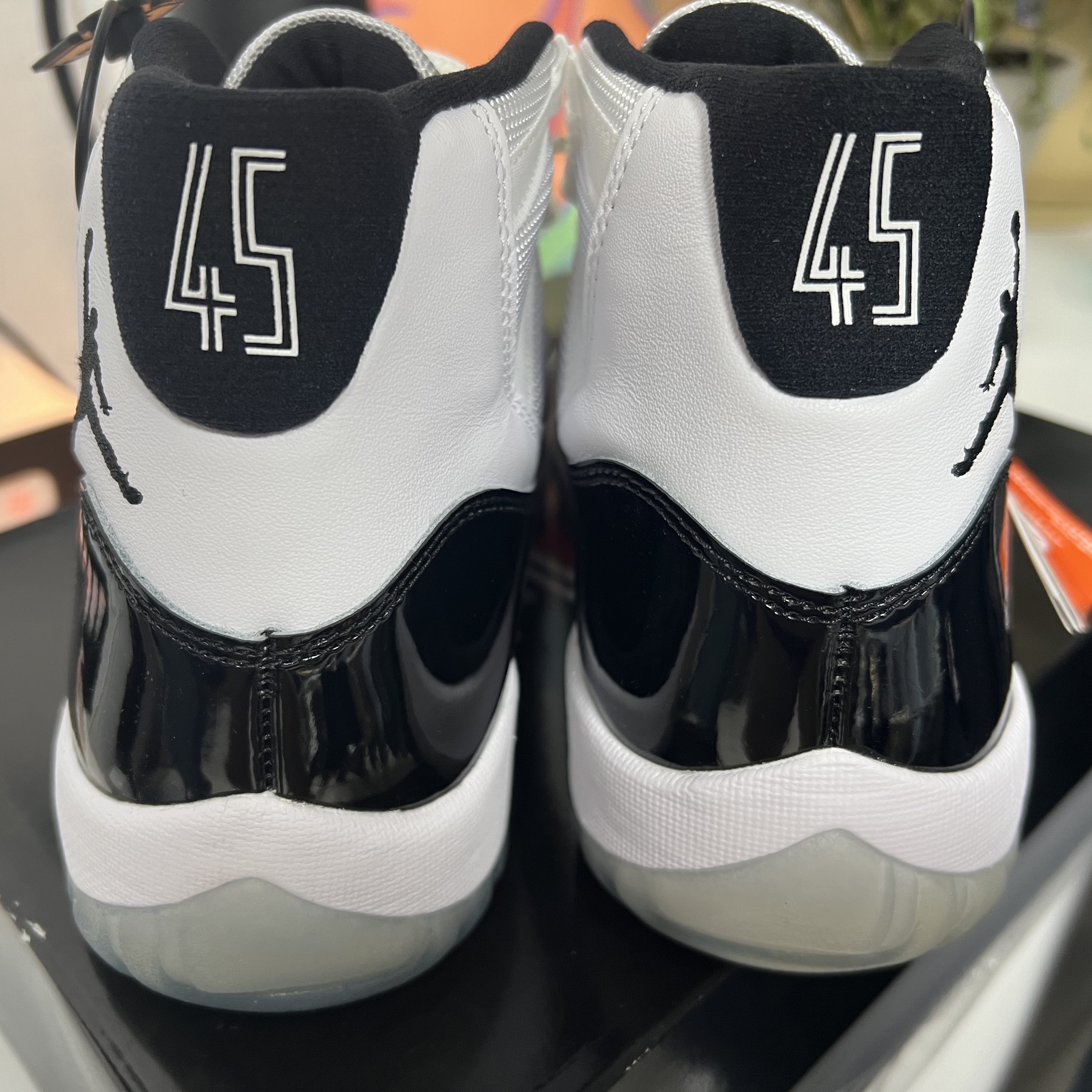 Jordan 11 Retro Concord 2018 착용 스타일 - 3