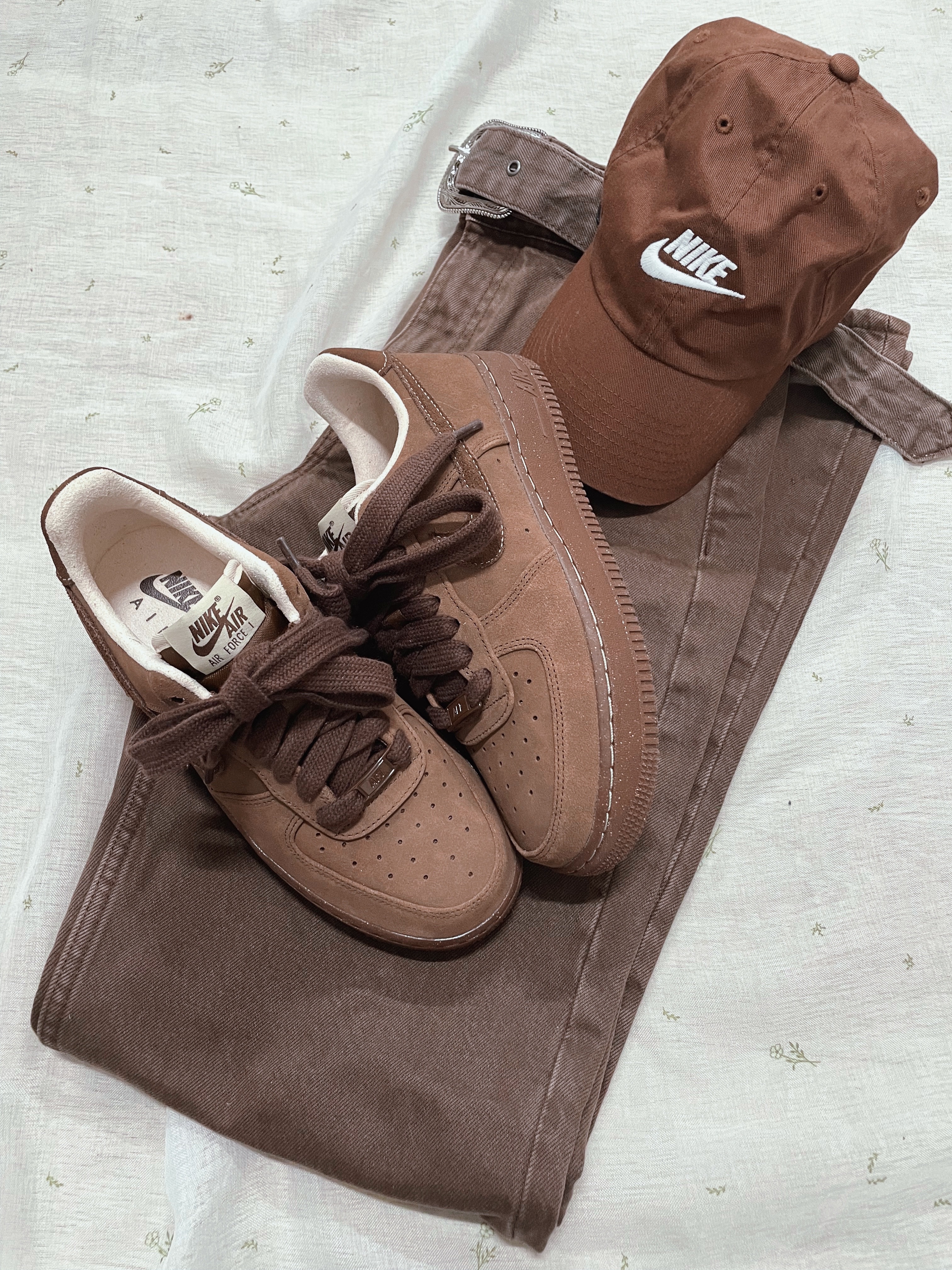 Nike Heritage 86 Futura Washed Cap Brown, (W) Nike Air Force 1 '07 Cacao Wow 착용 스타일 - 1