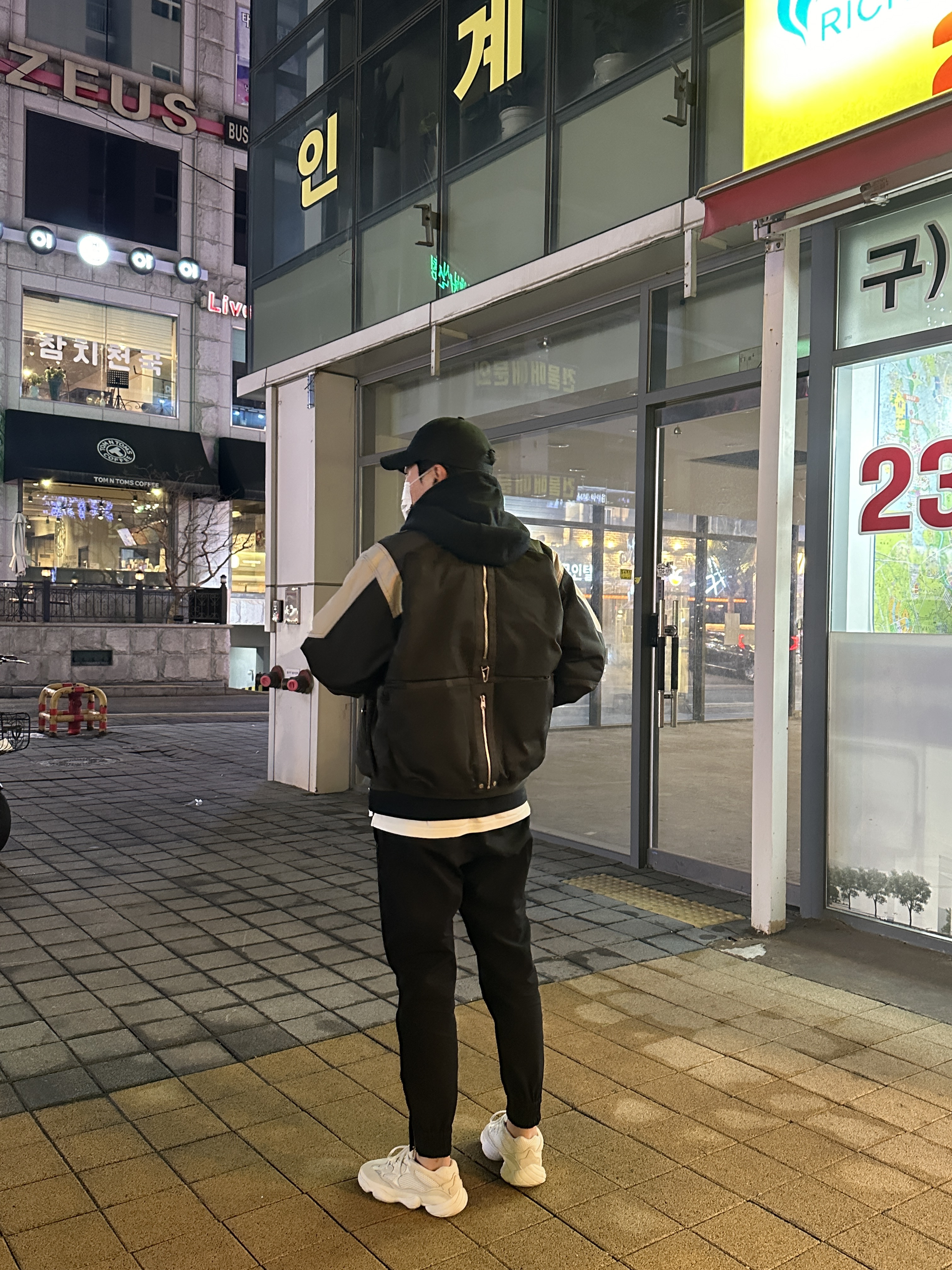 Undermycar Wani Kame Multi Block Pocket Turtle Bomber Driftwood - 22FW, Nike x Patta x FC Barcelona Solo Swoosh Hoodie Culers del Món (FD4147-010) 착용 스타일 - 2