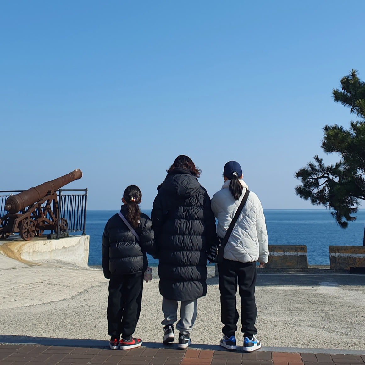 (W) Jordan 1 Retro High OG Starfish, Essentials 3D Silicon Applique Pullover Hoodie Dark Slate/Black 2020 착용 스타일 - 3