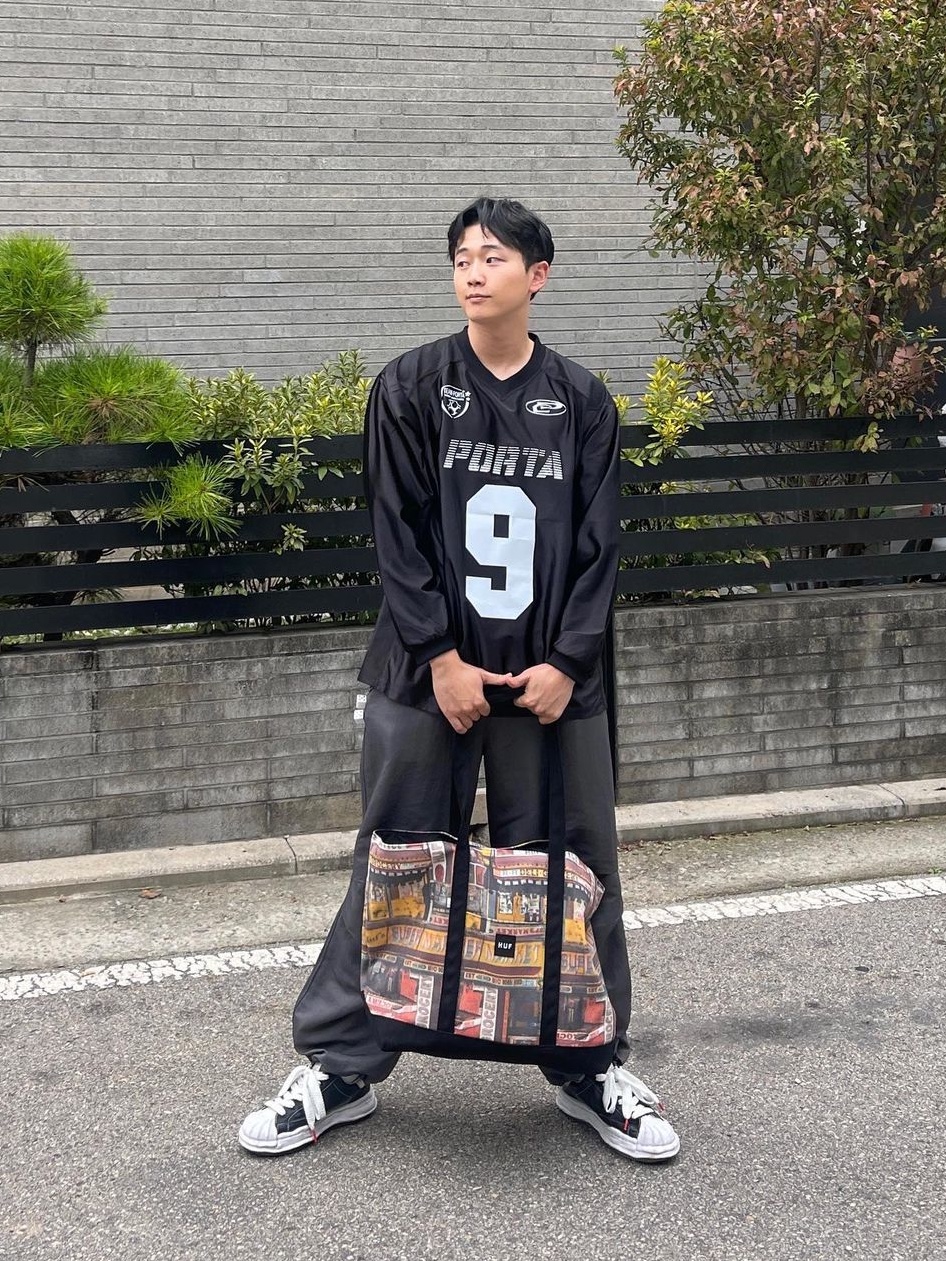 [KREAM 단독] Porta Metallic Number Soccer Tee Black, [KREAM 단독] Porta Metallic Number Soccer Tee Silver 착용 스타일