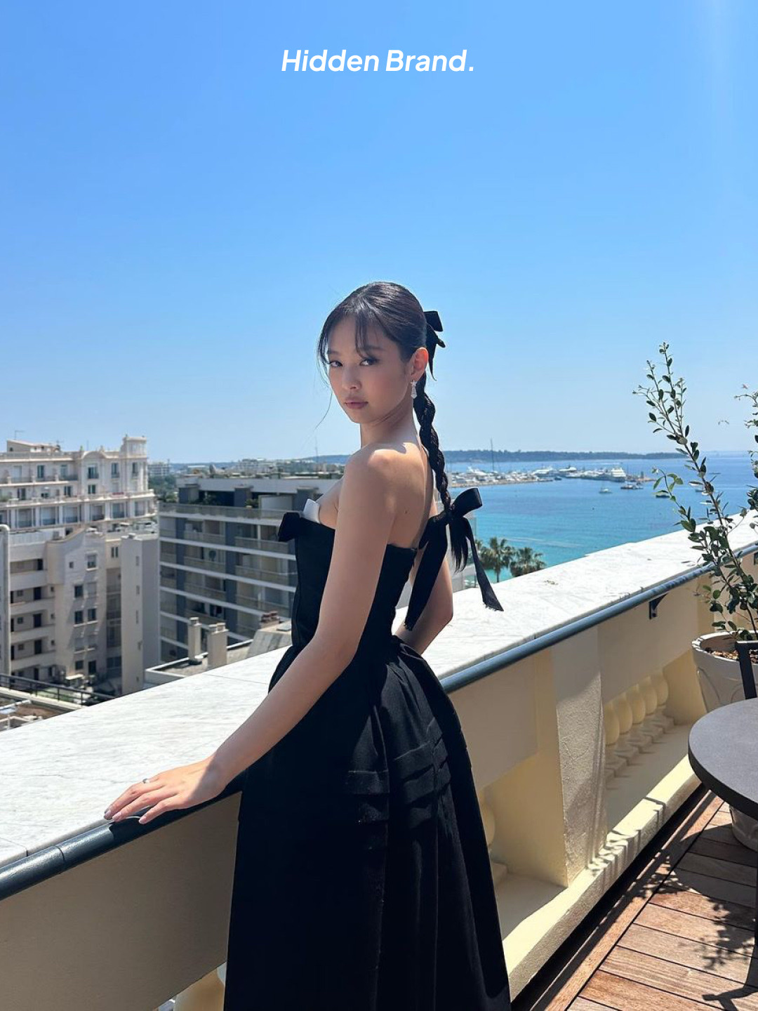 (W) Shushu/Tong Tuck Flower Bud Long Dress Black, (W) Shushu/Tong x Ssense Work Capsule Patchwork Blouse Gray 착용 스타일 - 3