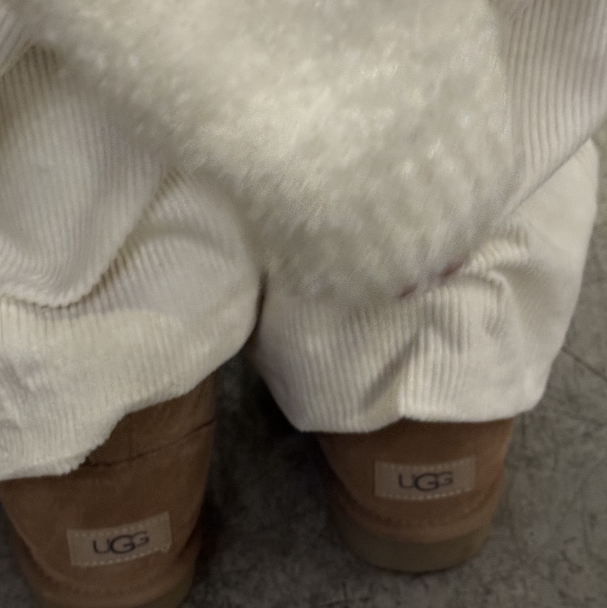 (W) UGG Classic Mini II Boots Chestnut 착용 스타일 - 3